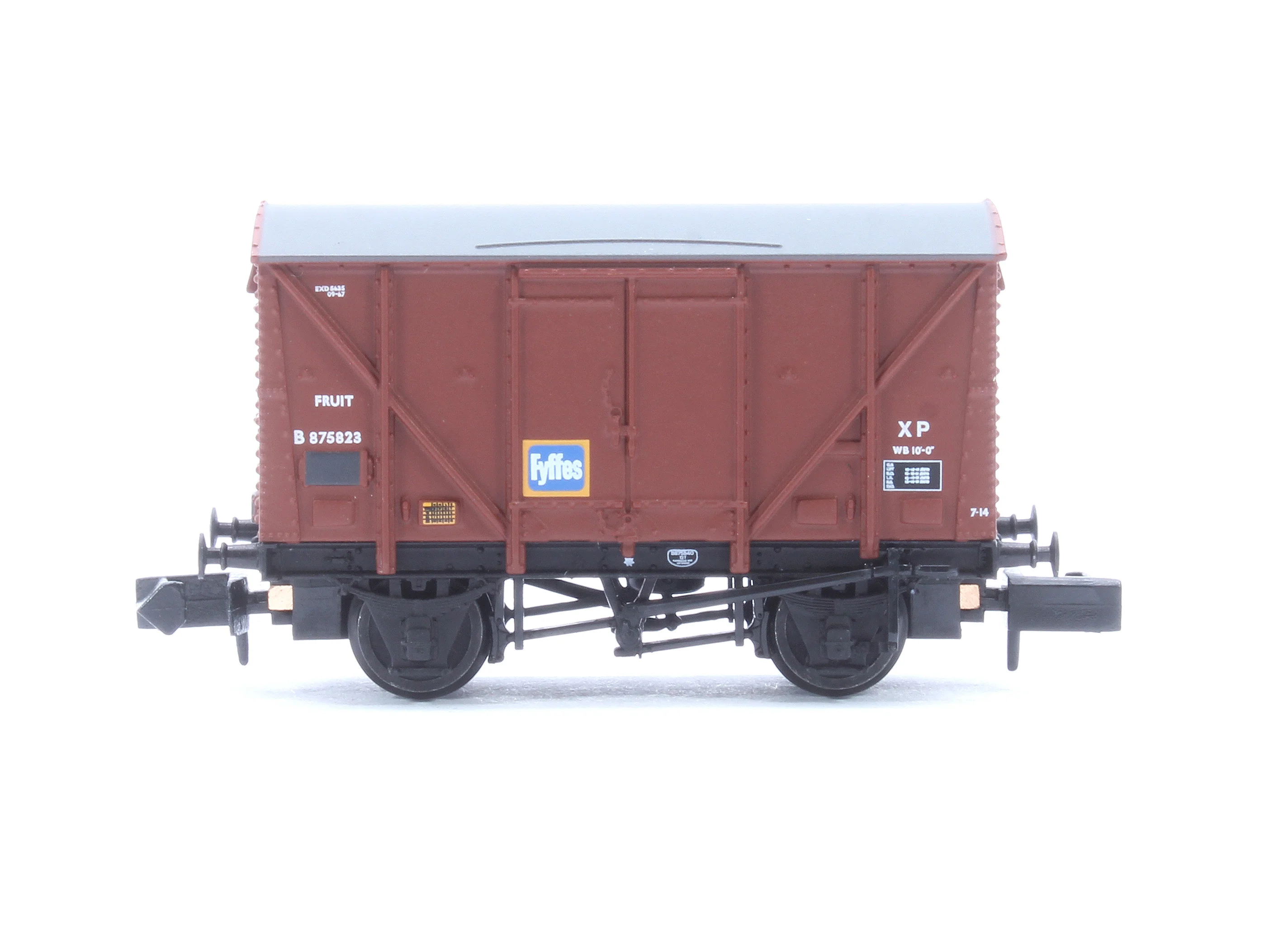 377-626B BR 12T Plywood Fruit Van BR Bauxite (Late) 'Fyffes' No.B875823 - Image 2
