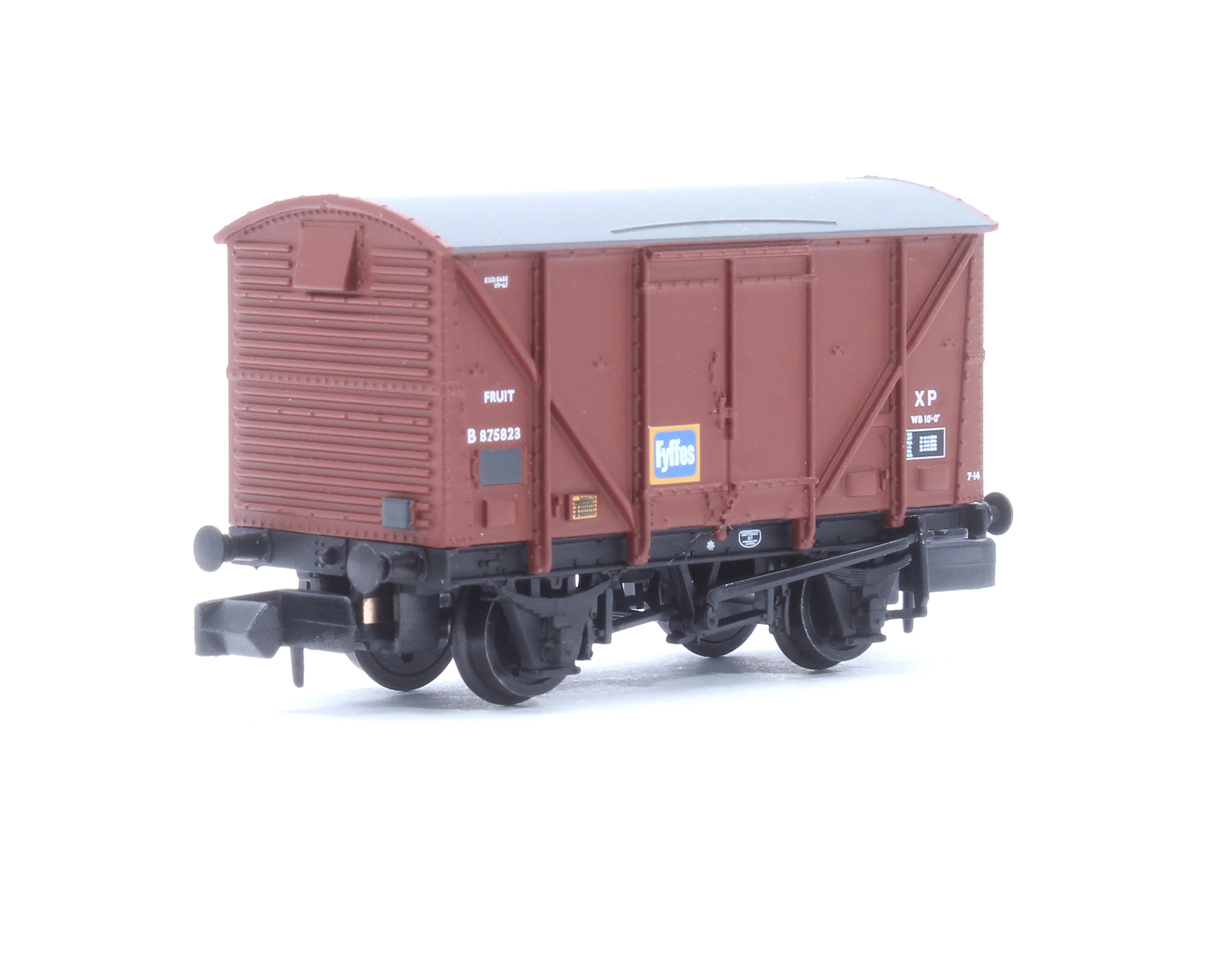 377-626B BR 12T Plywood Fruit Van BR Bauxite (Late) 'Fyffes' No.B875823 - Image 3