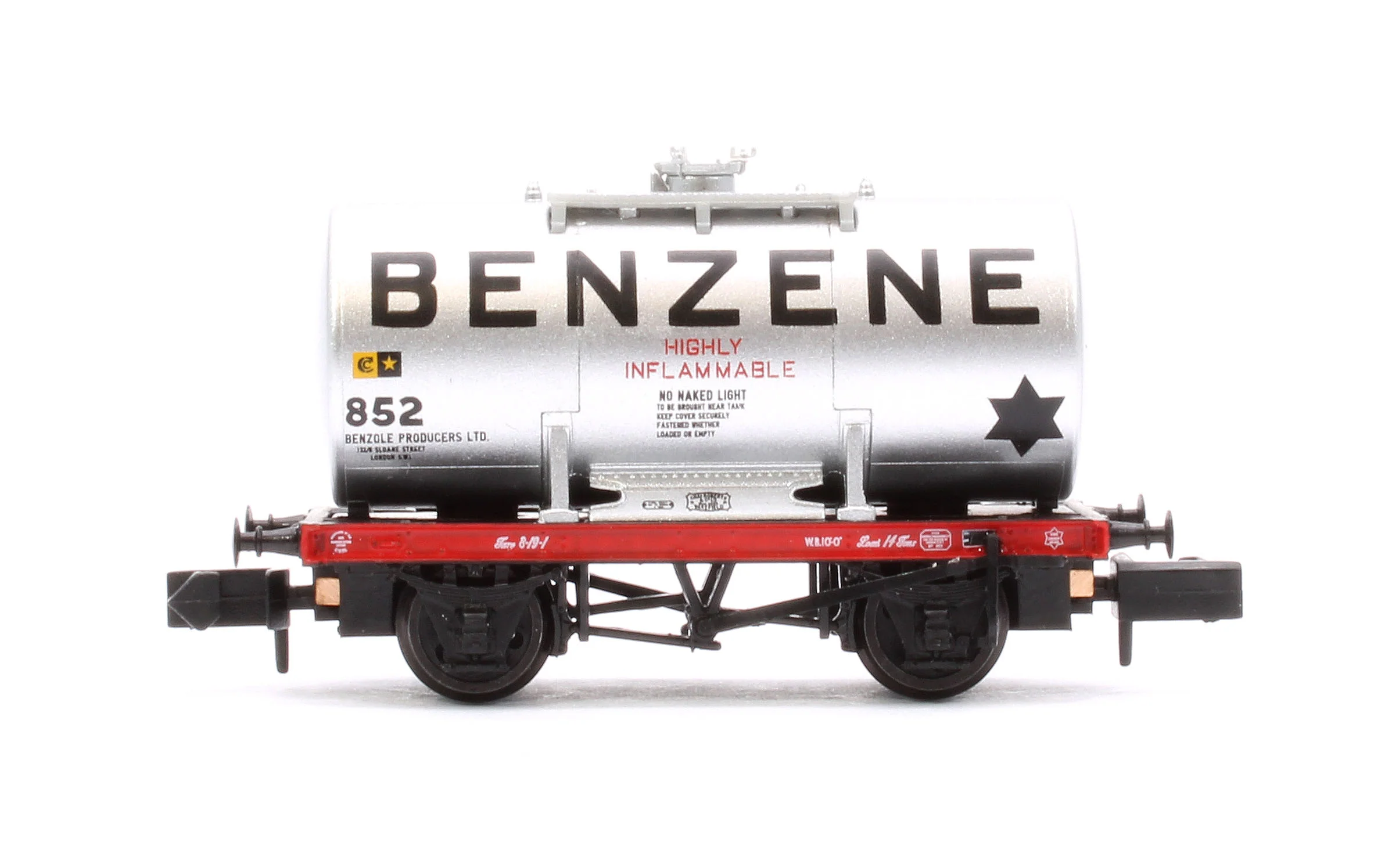 378-000 14T Anchor-Mounted Tank Wagon 'Benzene' Silver No. 852 - Image 2
