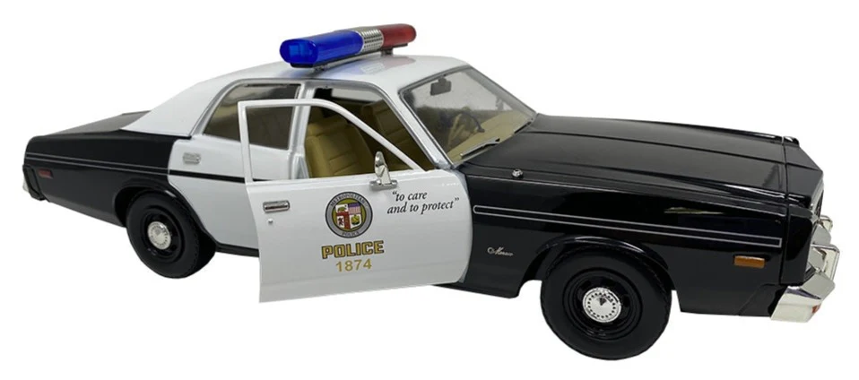 GL19042 The Terminator (1984 Movie) 1977 Dodge Monaco with T800 Figure - Image 2