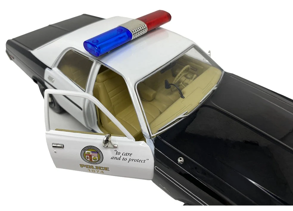 GL19042 The Terminator (1984 Movie) 1977 Dodge Monaco with T800 Figure - Image 3