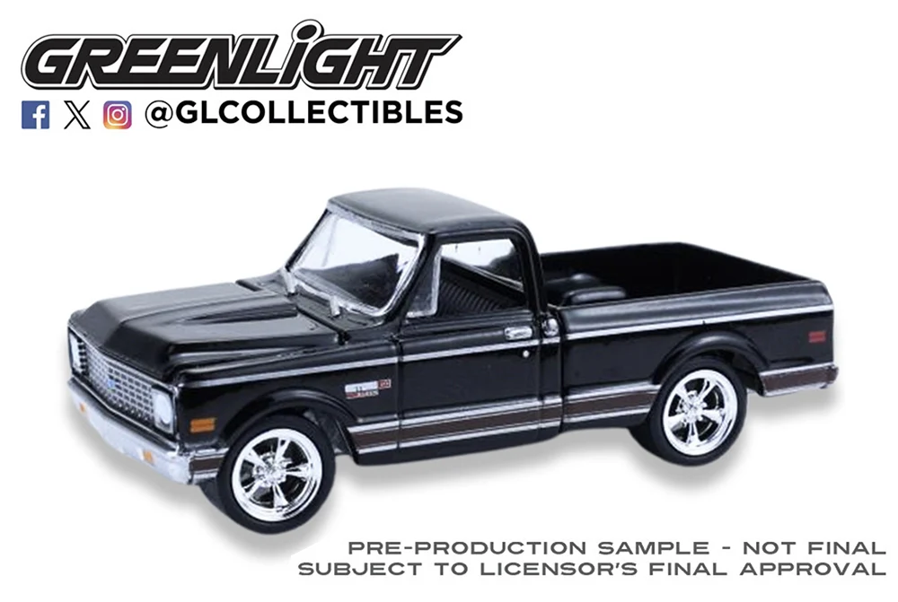 GL30546 Chevy Cheyenne C10 Short Bed 1972 - Black