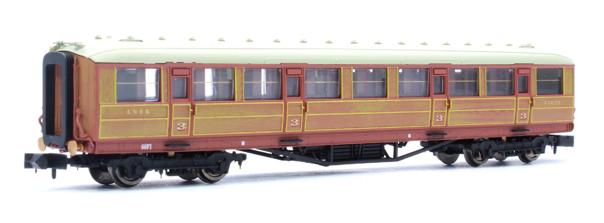 2P-011-012 Gresley LNER Teak 3rd Class 61626 - Image 3