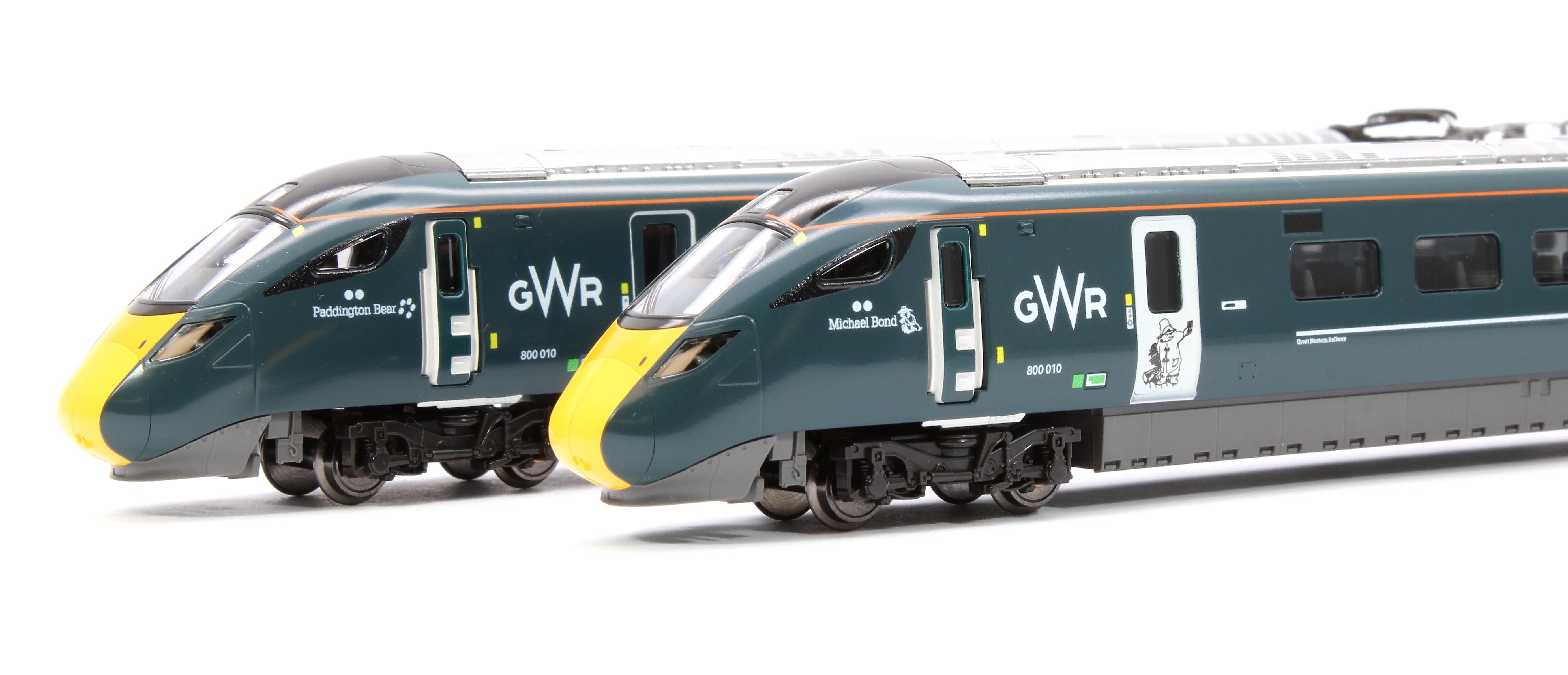 GM2000106 GWR Class 800/0 Paddington Bear Premium Train Set - Image 15