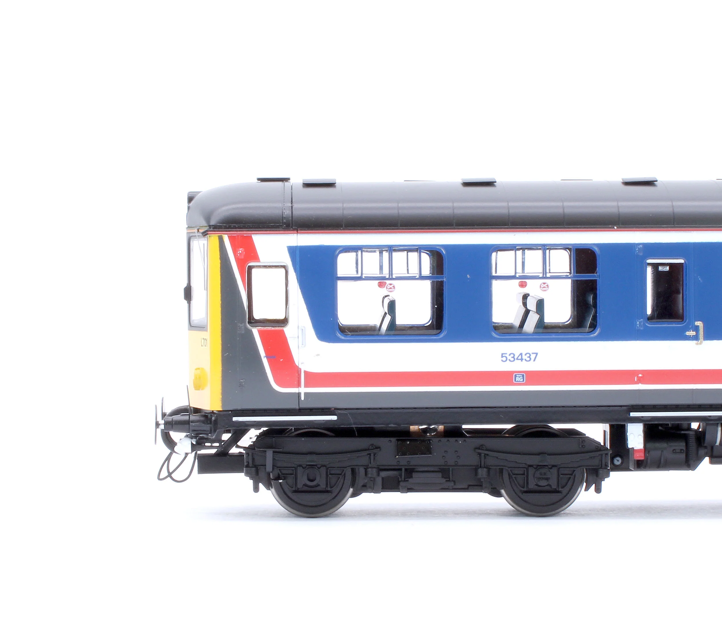 1458 Class 104 2 Car DMU L701 53437/53479 Revised Network SouthEast - Image 6