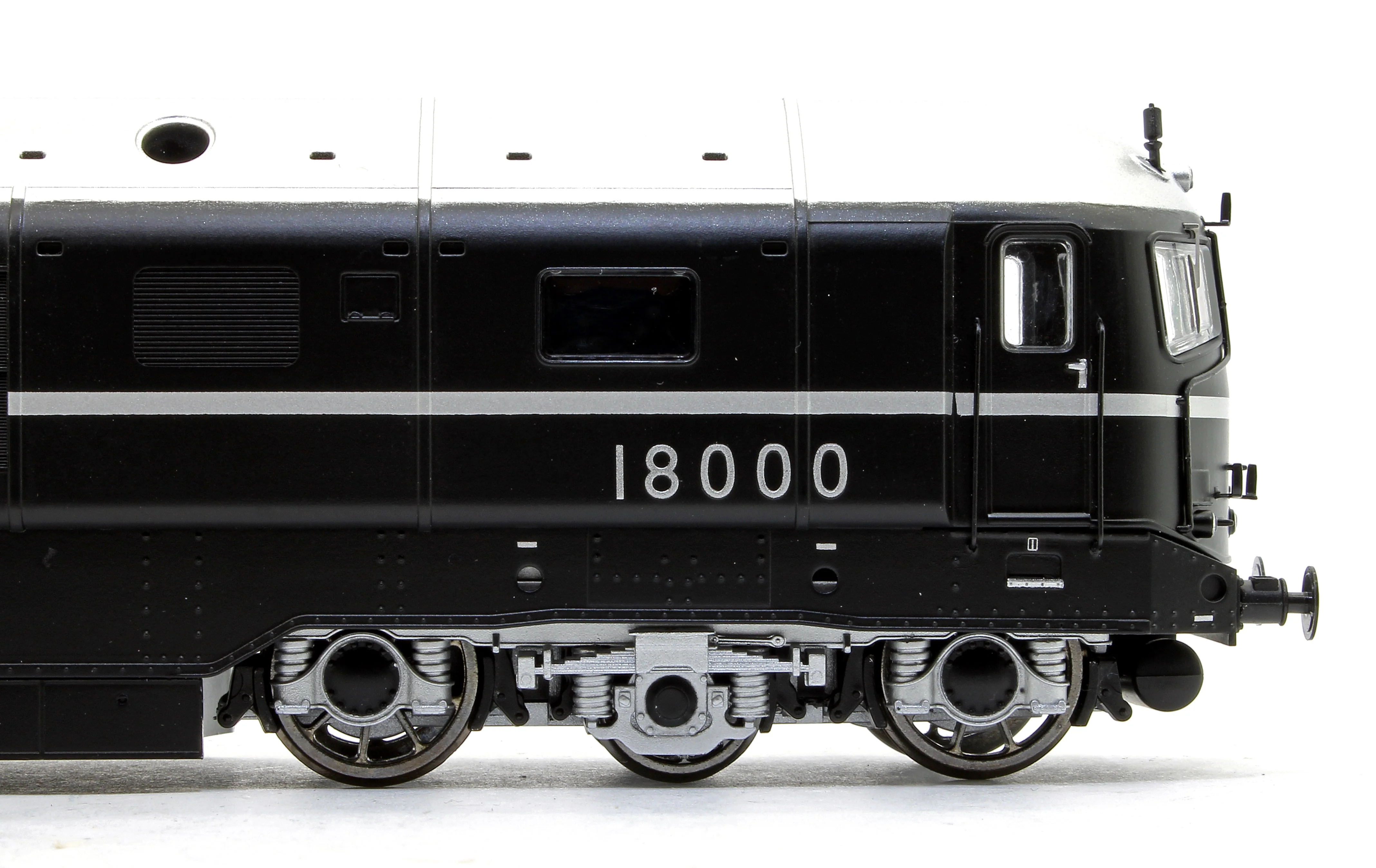 Pre-Owned BR Gas Turbine 18000 Class Locomotive BR Black with Silver Trim - DCC Fitted - Image 6