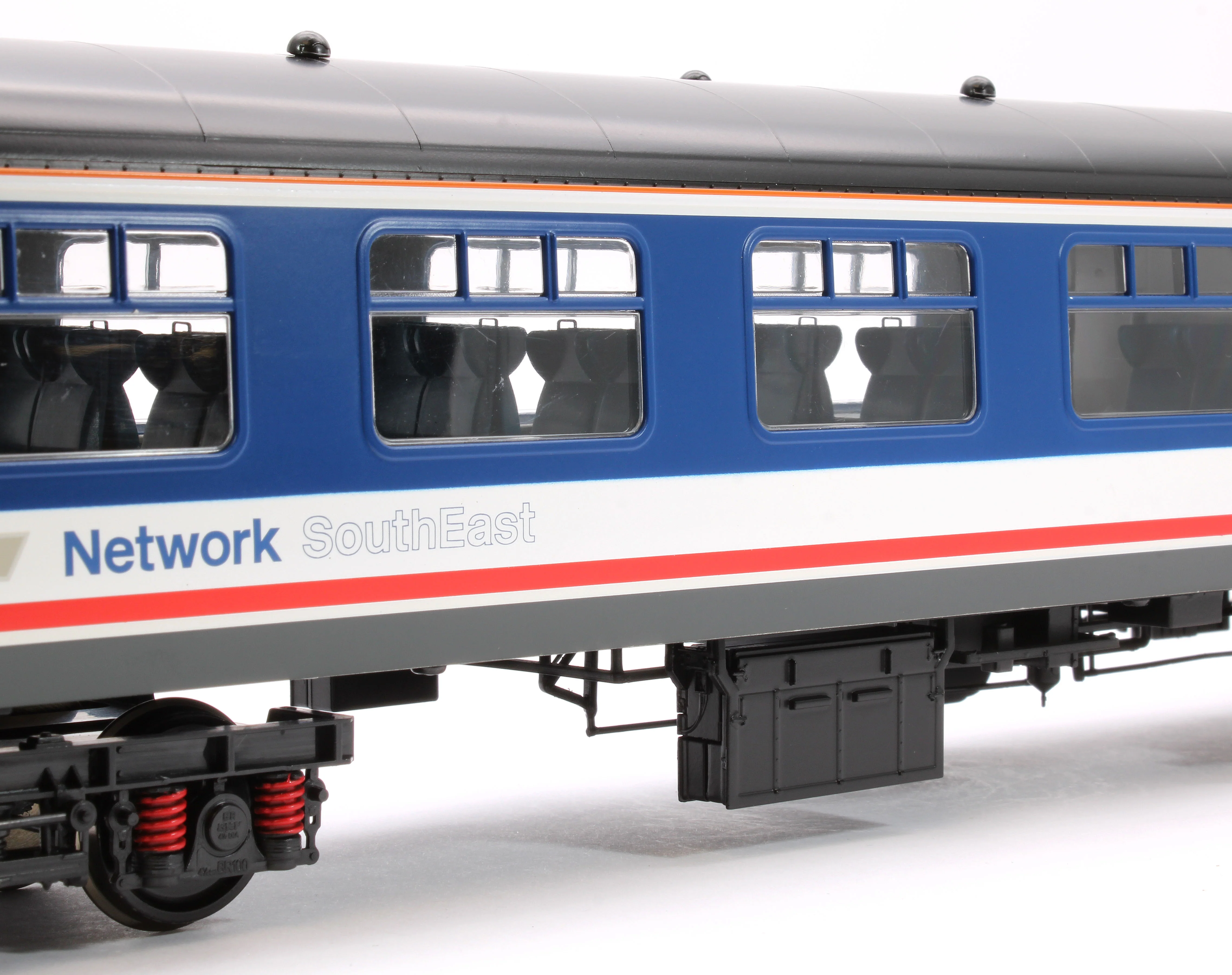 2412 Network SouthEast dark blue Mk2 Brake Second Open (BSO) - Image 3