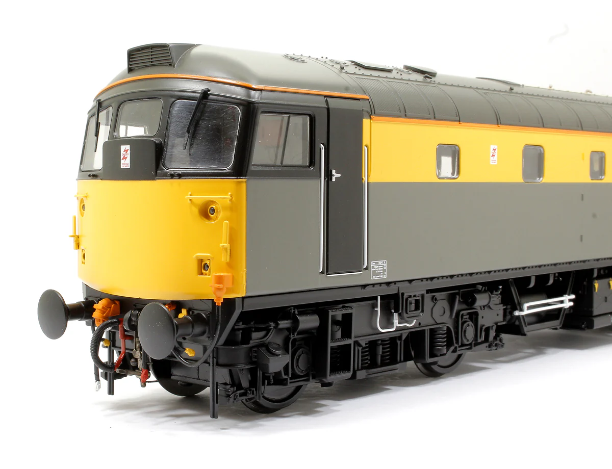 2682 Class 26 BR Civil Engineers ‘Dutch’ Grey/Yellow (Unnumbered) Diesel Locomotive - Image 6