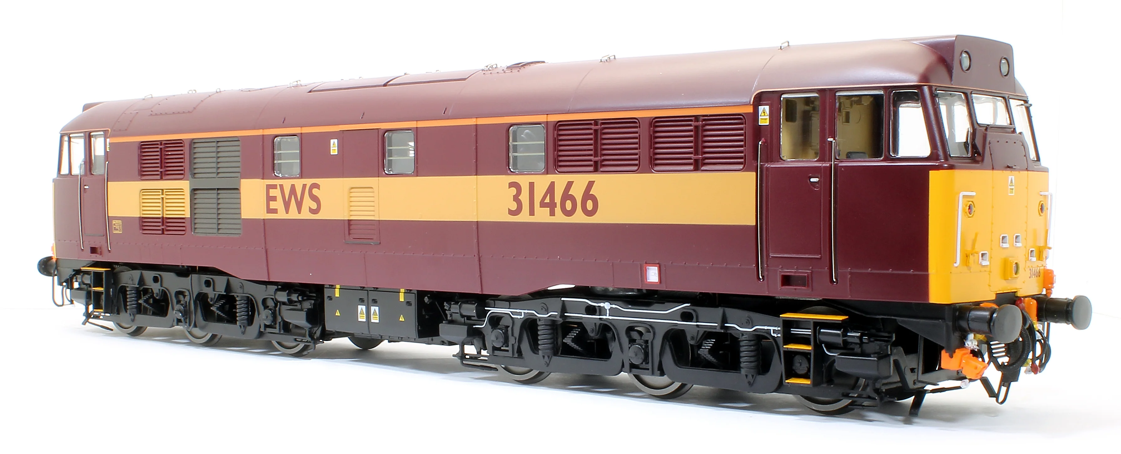 3143 Class 31/4 31466 EWS red/gold Diesel Locomotive with Headlight - Image 3