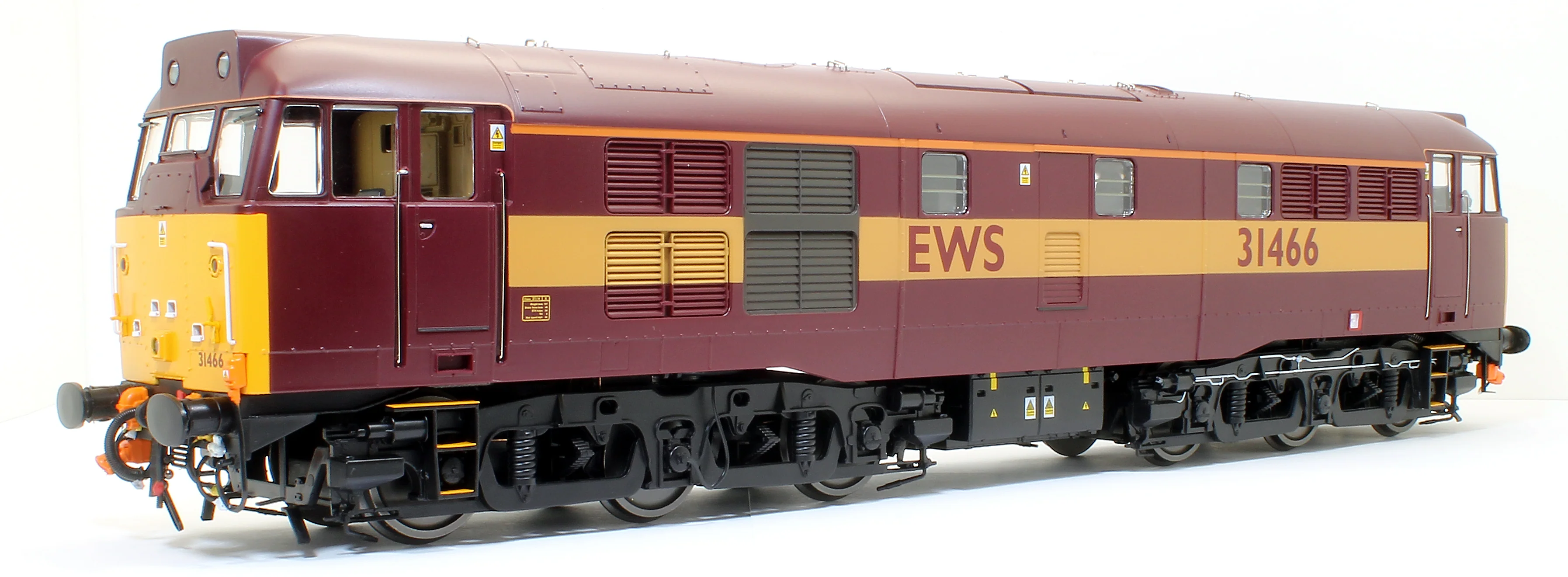 3143 Class 31/4 31466 EWS red/gold Diesel Locomotive with Headlight - Image 4