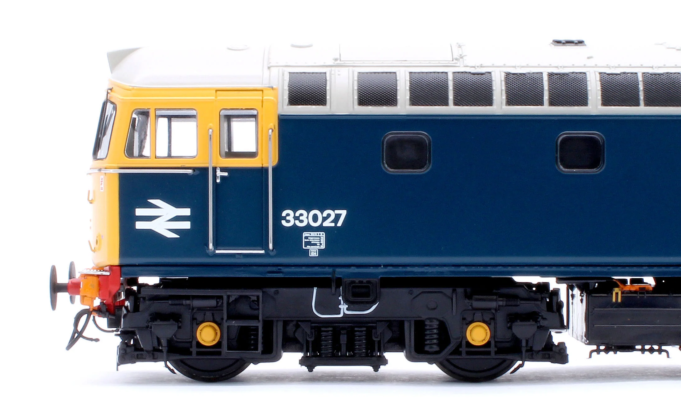 34223 Class 33/0 BR Blue No.33027 'Earl Mountbatten of Burma' (Grey Roof) Diesel Locomotive - DCC Sound - Image 6