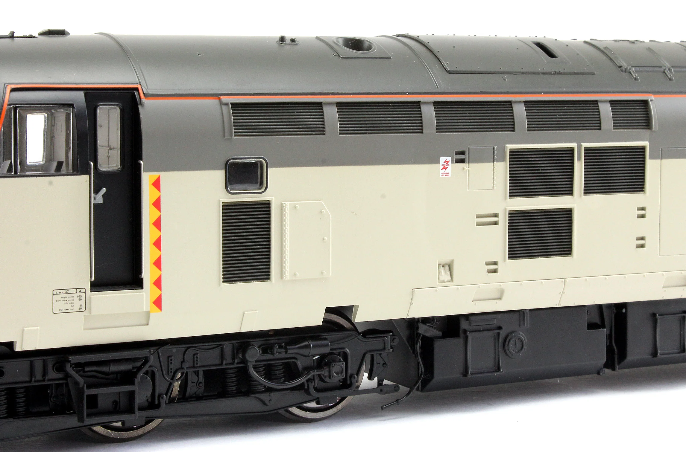 3717 Class 37/0 BR Railfreight Speedlink Sector Unnumbered Diesel Locomotive - Image 6
