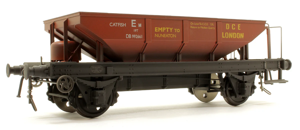 4362 BR ‘Catfish’ Ballast Hopper BR Gulf Red DB992661 - Weathered - Image 2