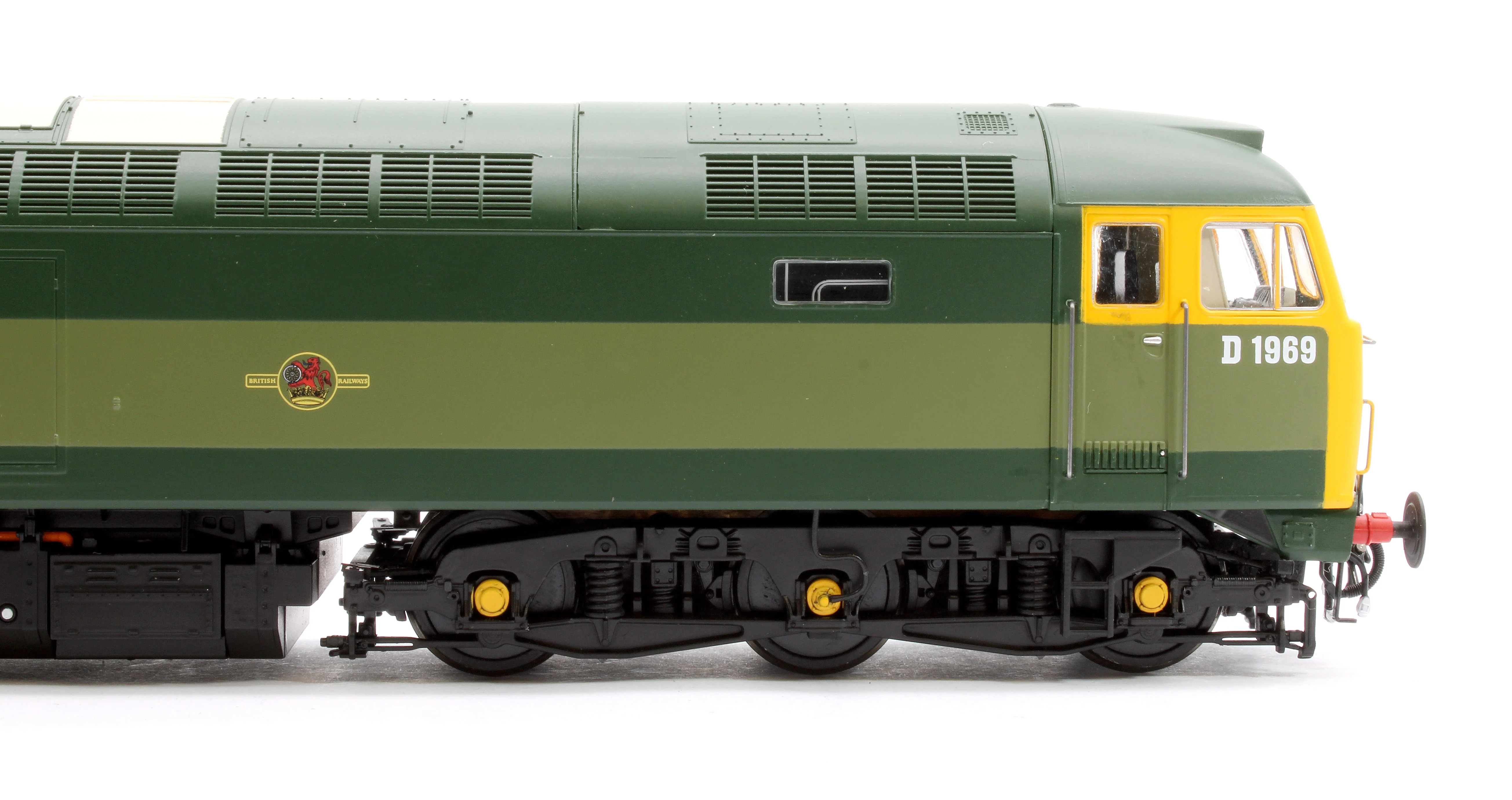 4711 Class 47 D1969 BR two-tone green (full yellow end) Diesel Locomotive - Image 7