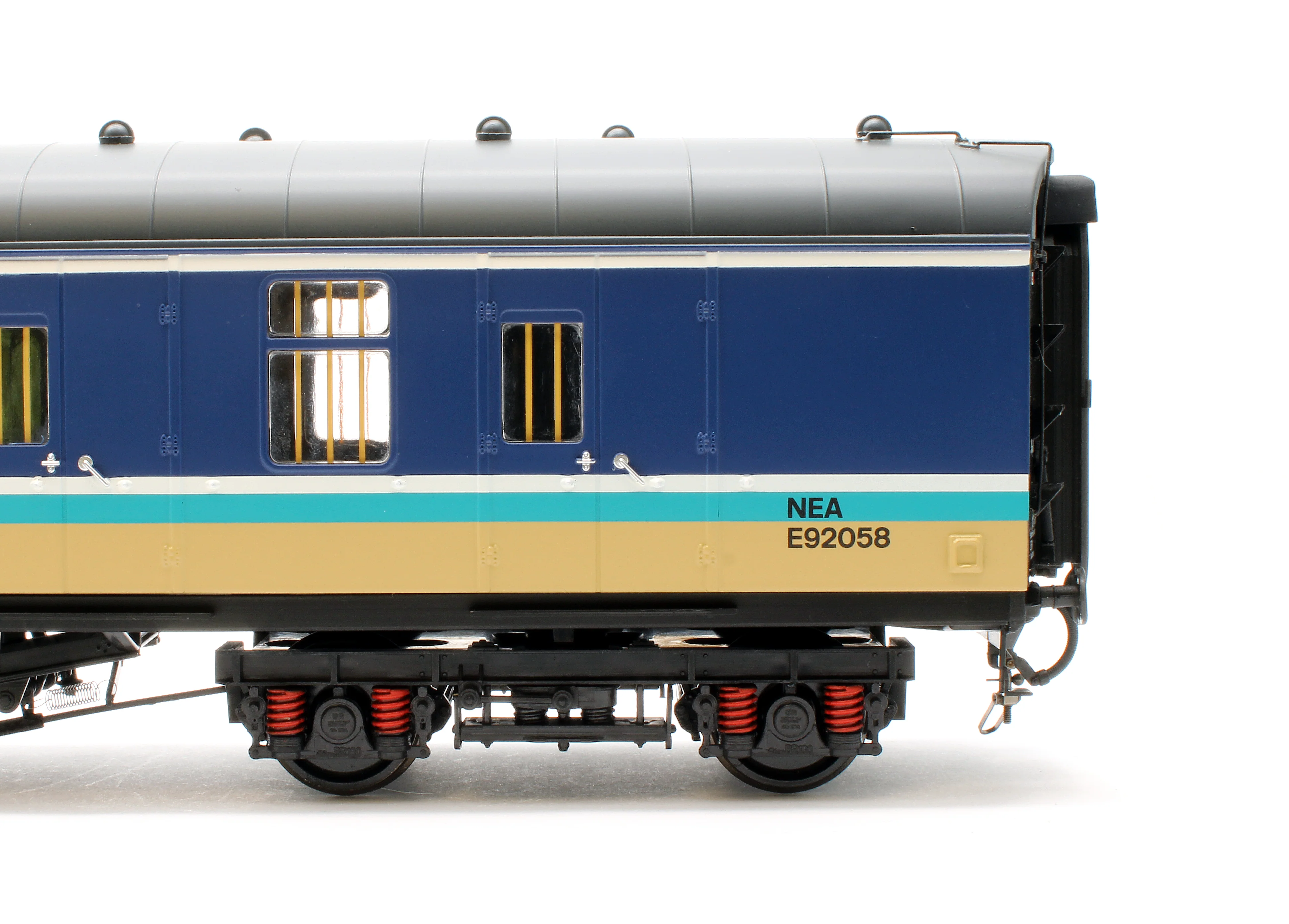 4963 Mk1 Brake Gangwayed Provincial Trans-Pennine E92058 (B4) - Image 4
