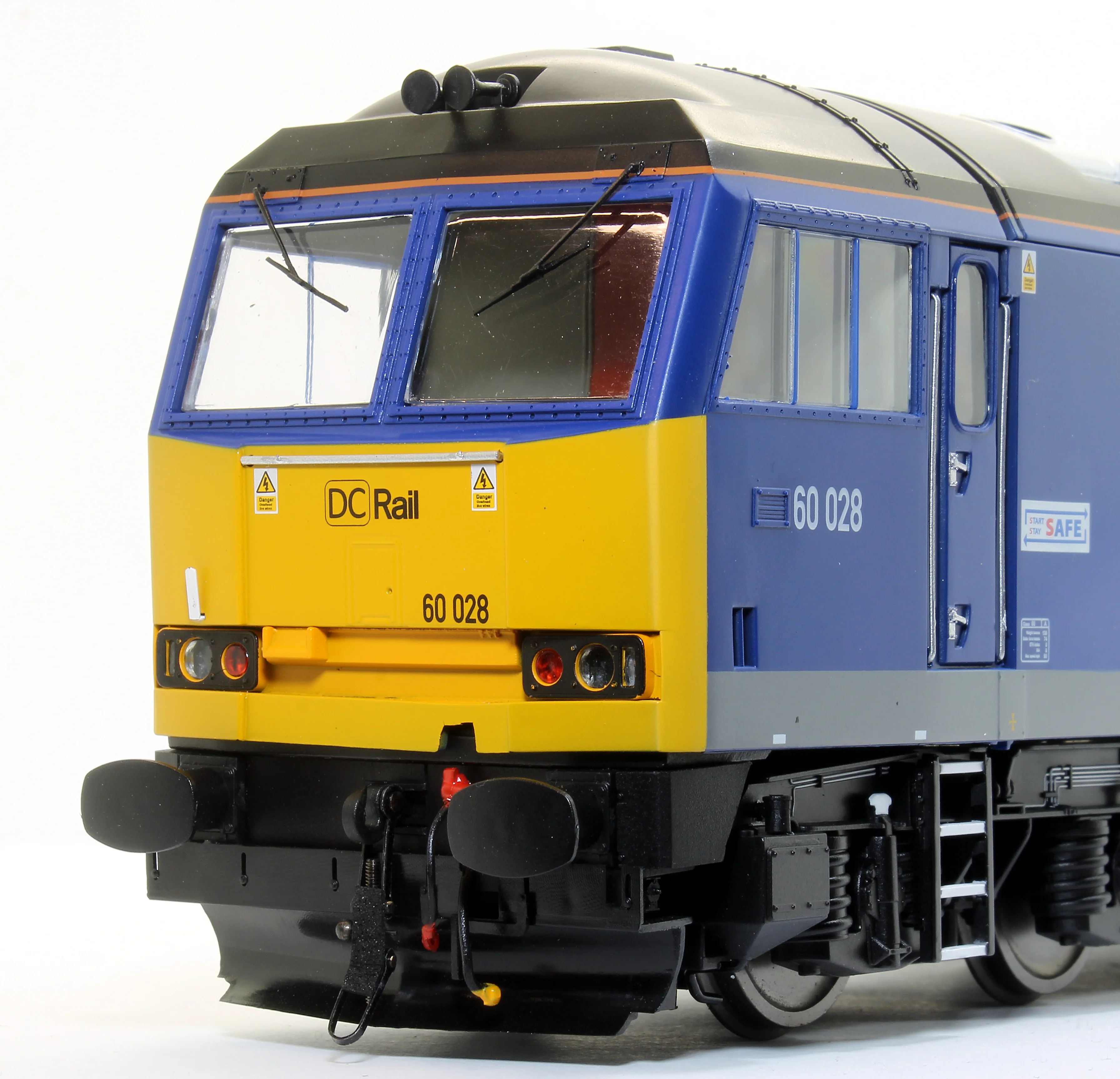 6010 Class 60 Cappagh/DCRail blue 60028 Diesel Locomotive - Image 2