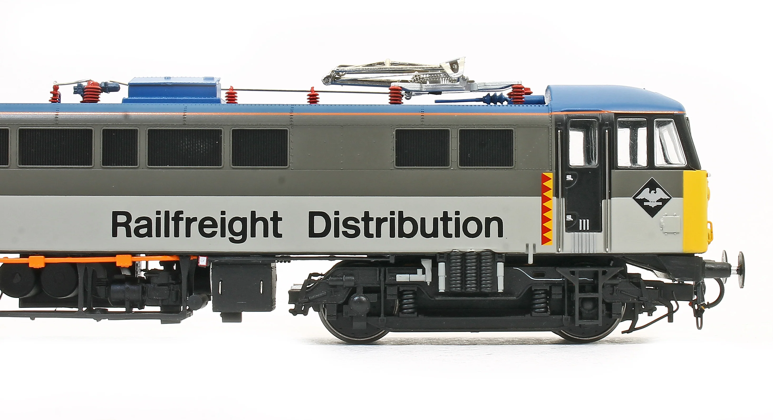 8644 Class 86 622 Railfreight Distribution European Grey Electric Locomotive - Image 3