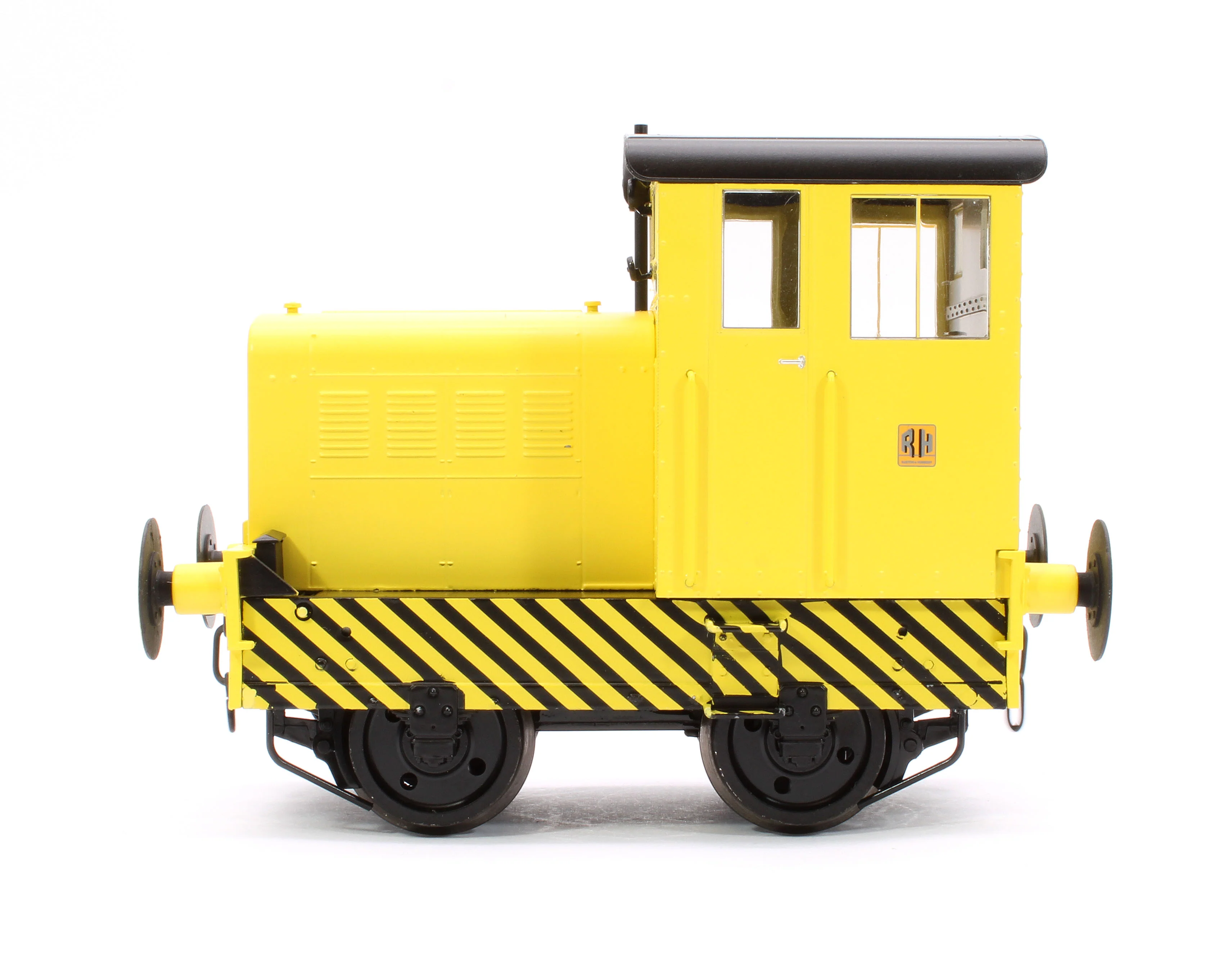 9032 Ruston & Hornsby 48DS Yellow/Wasp Stripes (Enclosed Cab) Diesel Shunter - Image 6