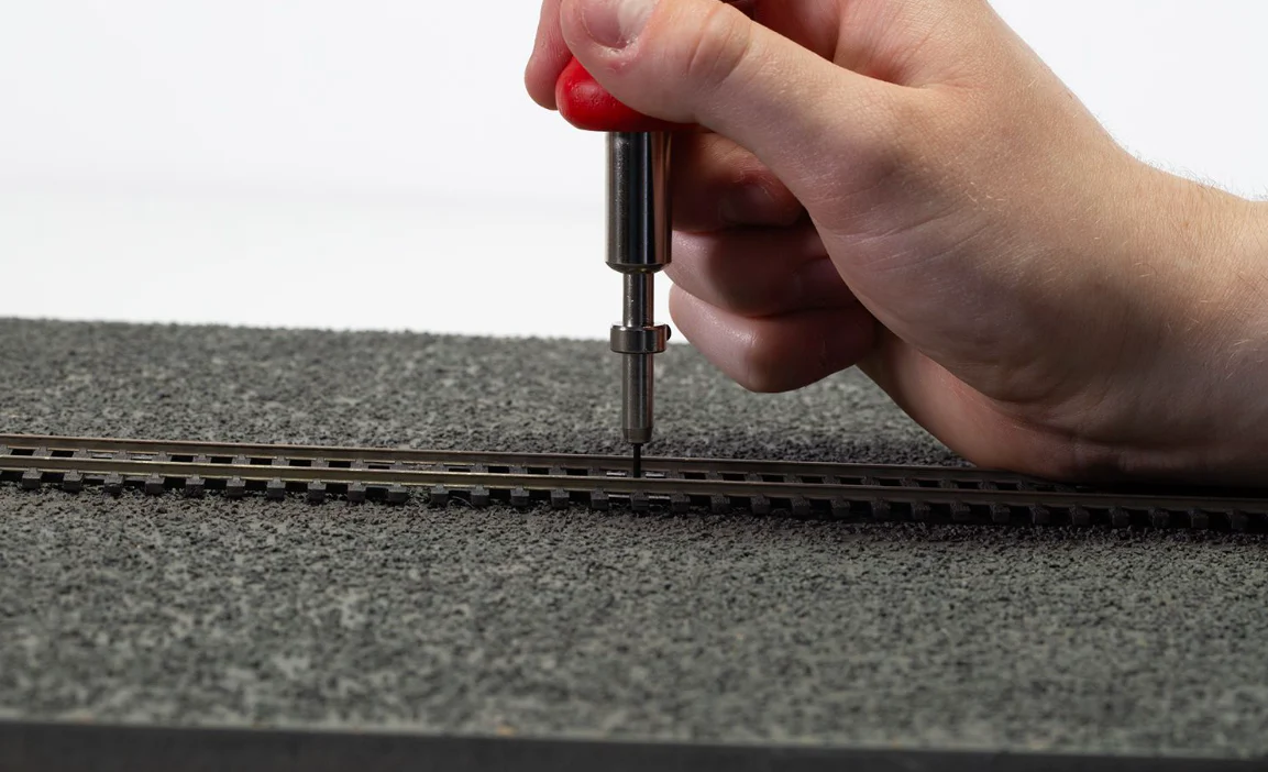 AG9163 Beginners Build-a-Layout Tool Set - Image 8