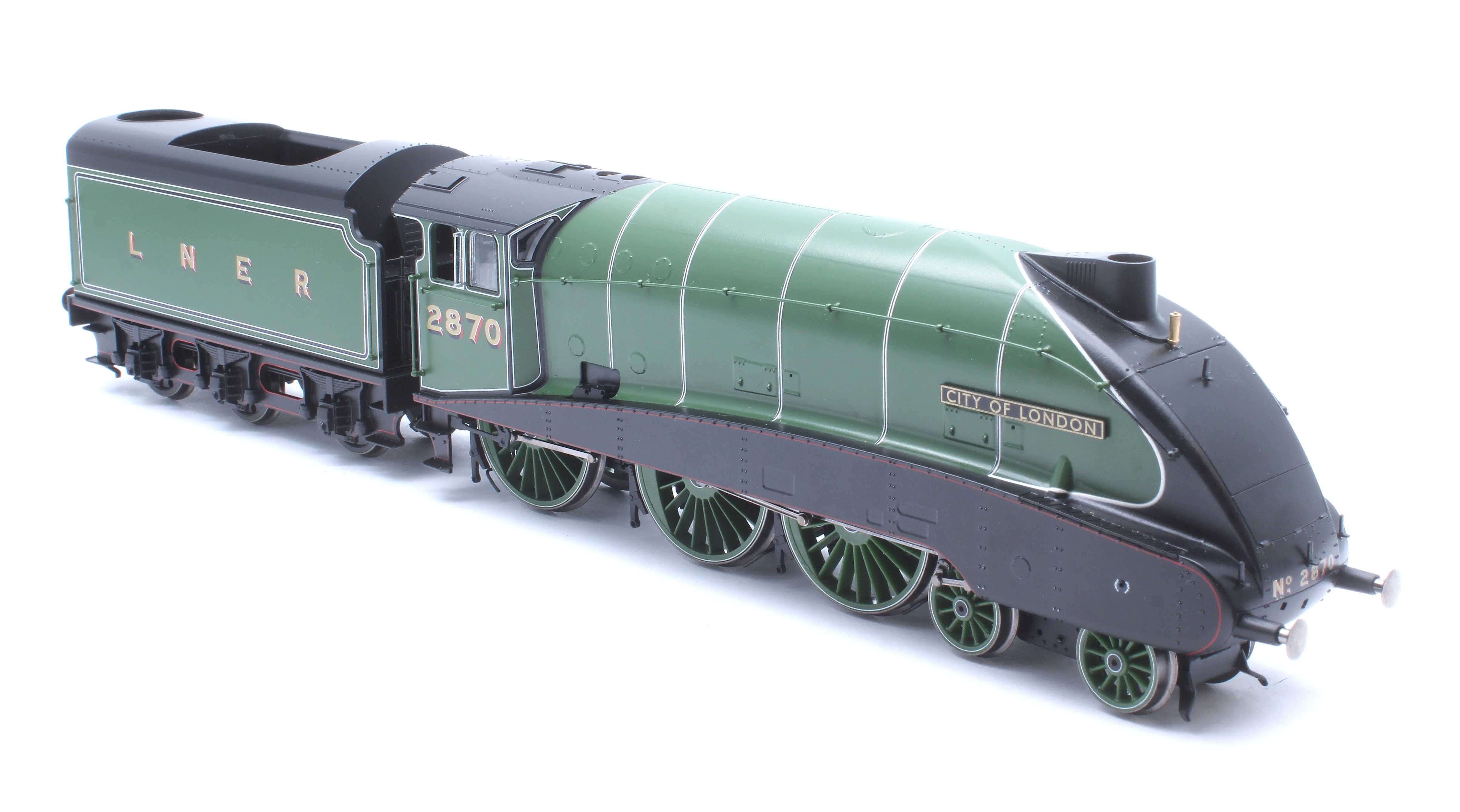 R30406 LNER Streamlined B17 City of London No.2870 Steam Locomotive - Image 8