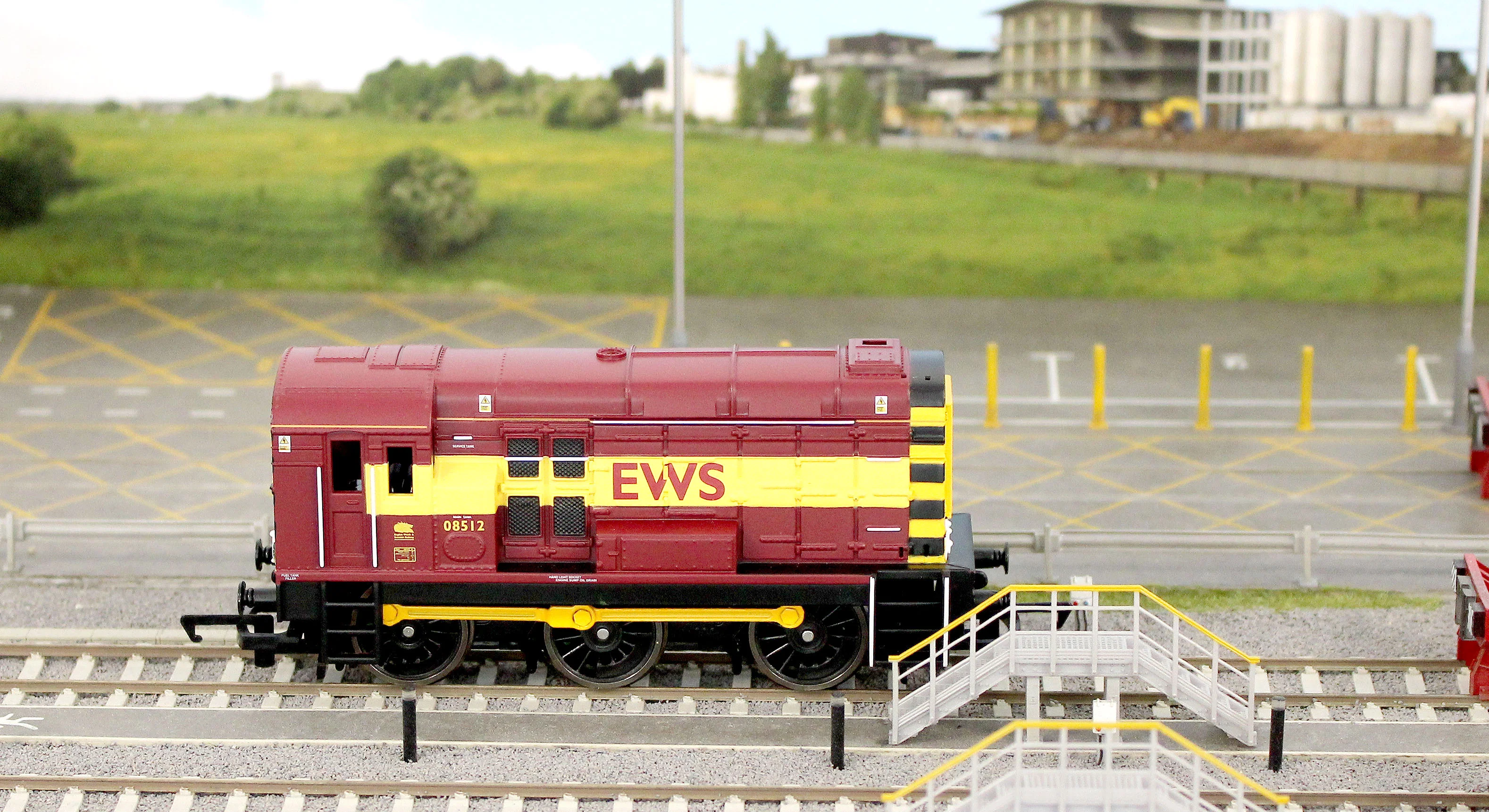 R30430TXS RailRoad EWS Class 08 No.08512 Diesel Locomotive - DCC Sound - Image 12