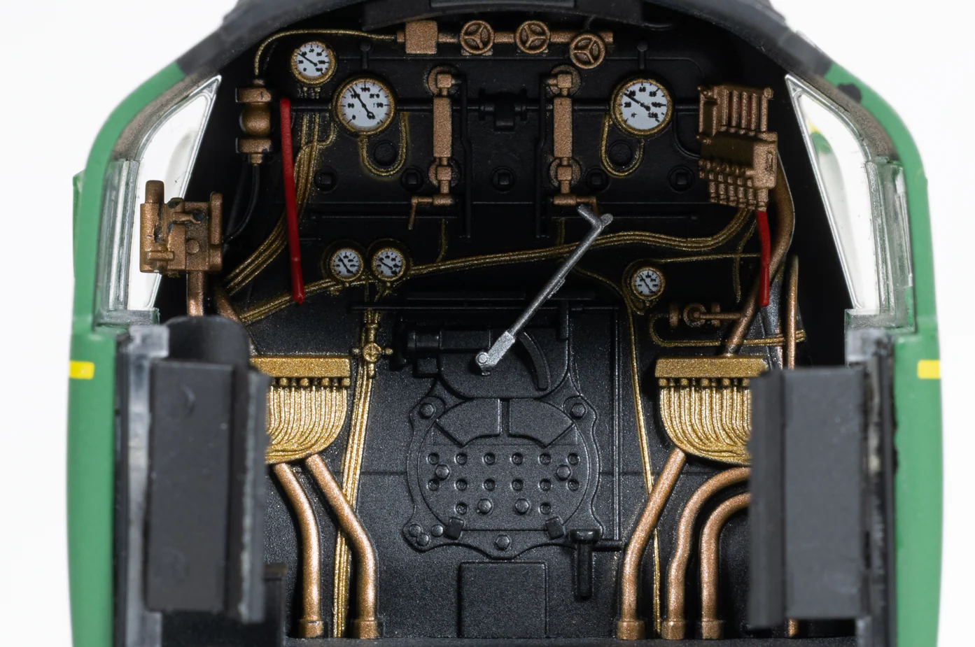 R30560SS SR Merchant Navy Class Cunard White Star Line 21C4 Steam Locomotive - DCC Sound & Steam Generator - Image 10