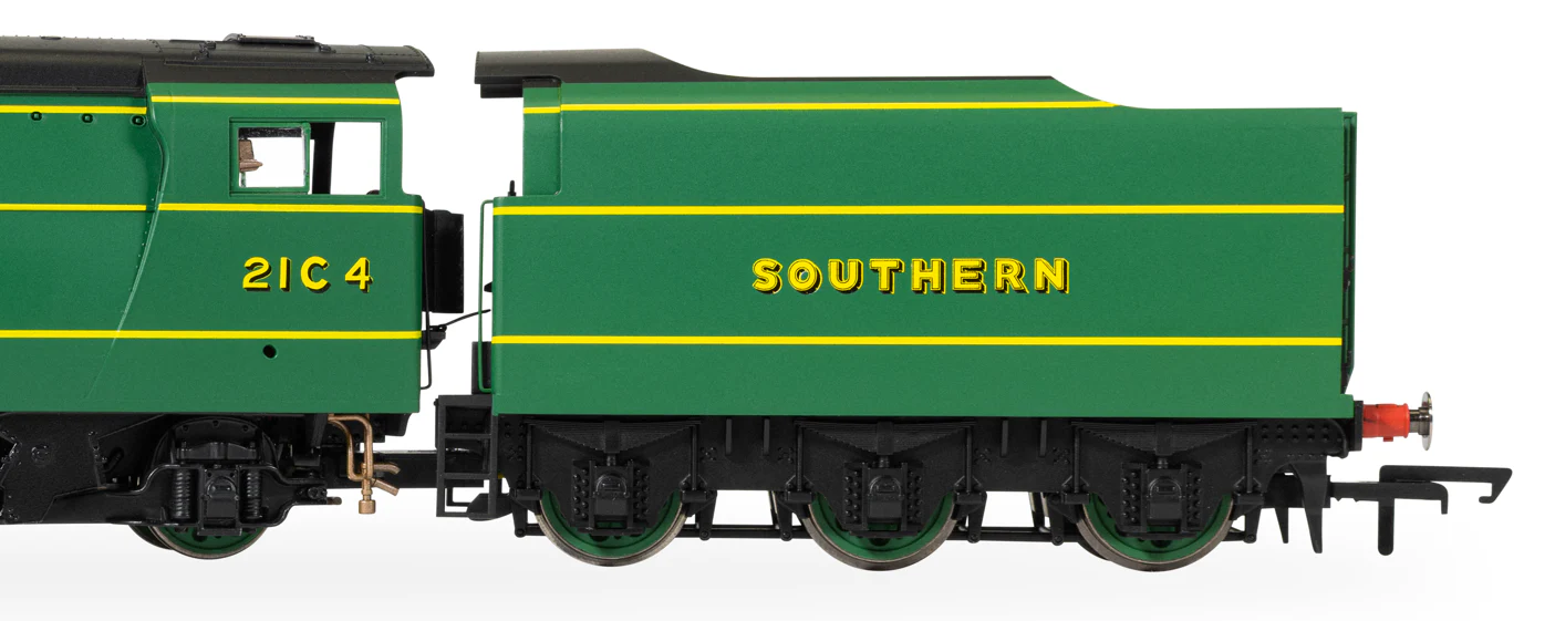 R30560SS SR Merchant Navy Class Cunard White Star Line 21C4 Steam Locomotive - DCC Sound & Steam Generator - Image 4
