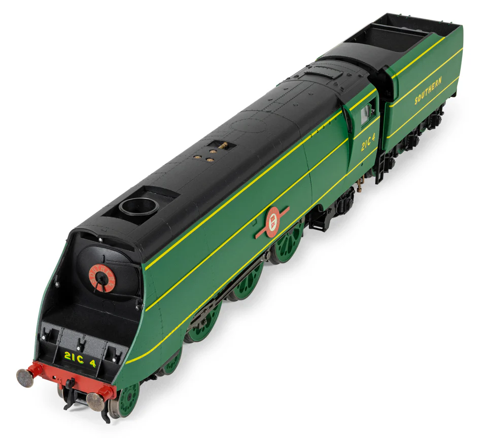 R30560SS SR Merchant Navy Class Cunard White Star Line 21C4 Steam Locomotive - DCC Sound & Steam Generator - Image 5