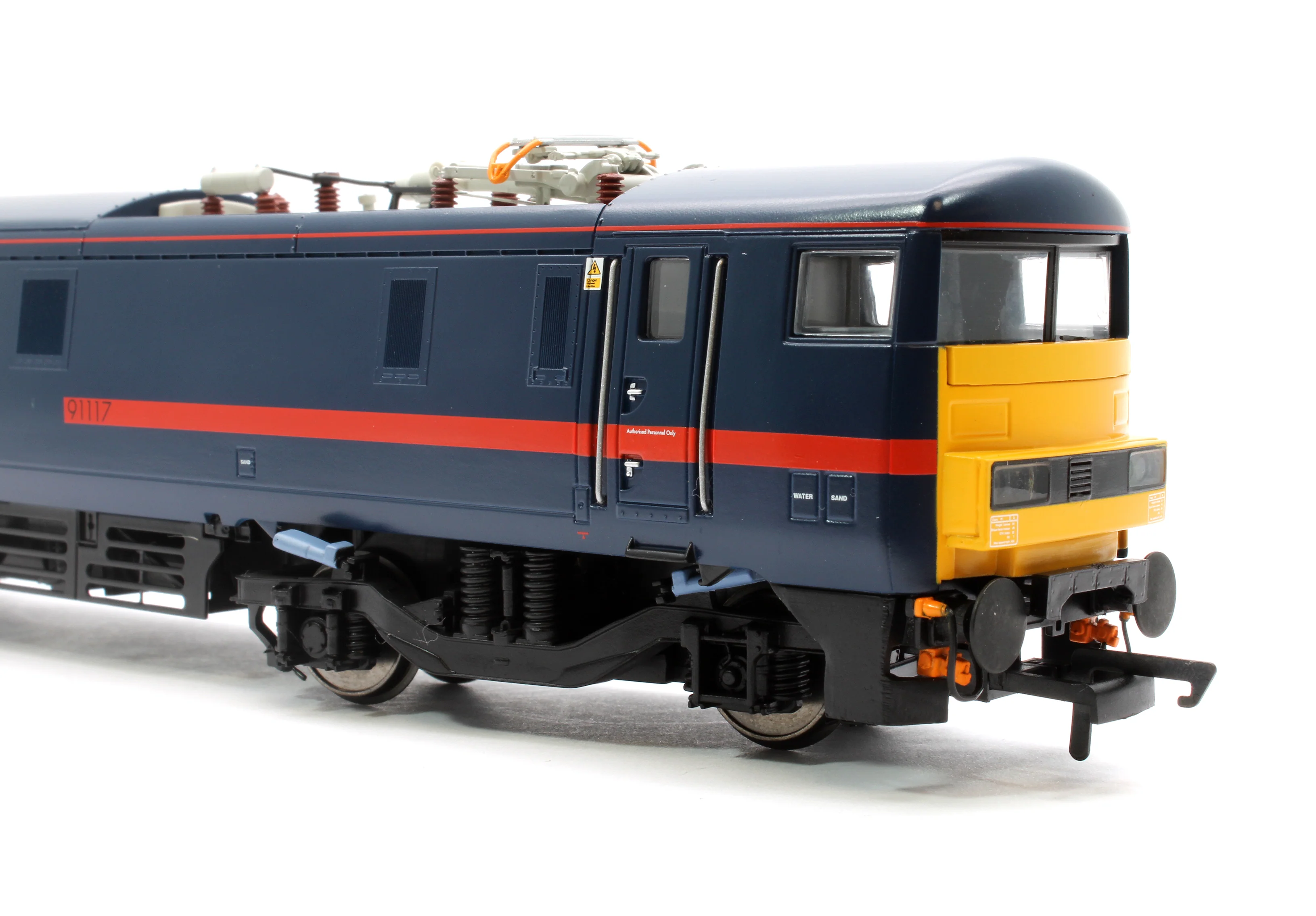 R3893 Class 91 91117 Bo-Bo "Cancer Research UK" GNER - Electric Locomotive - Image 7