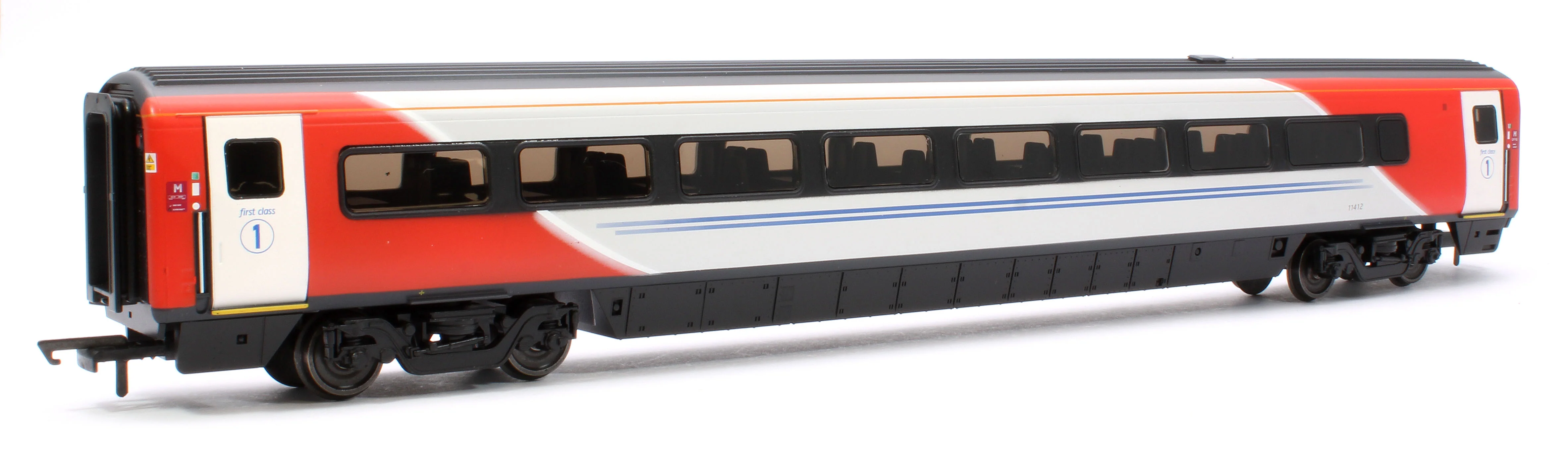 R40150 Mk4 Open First LNER Coach M 11412