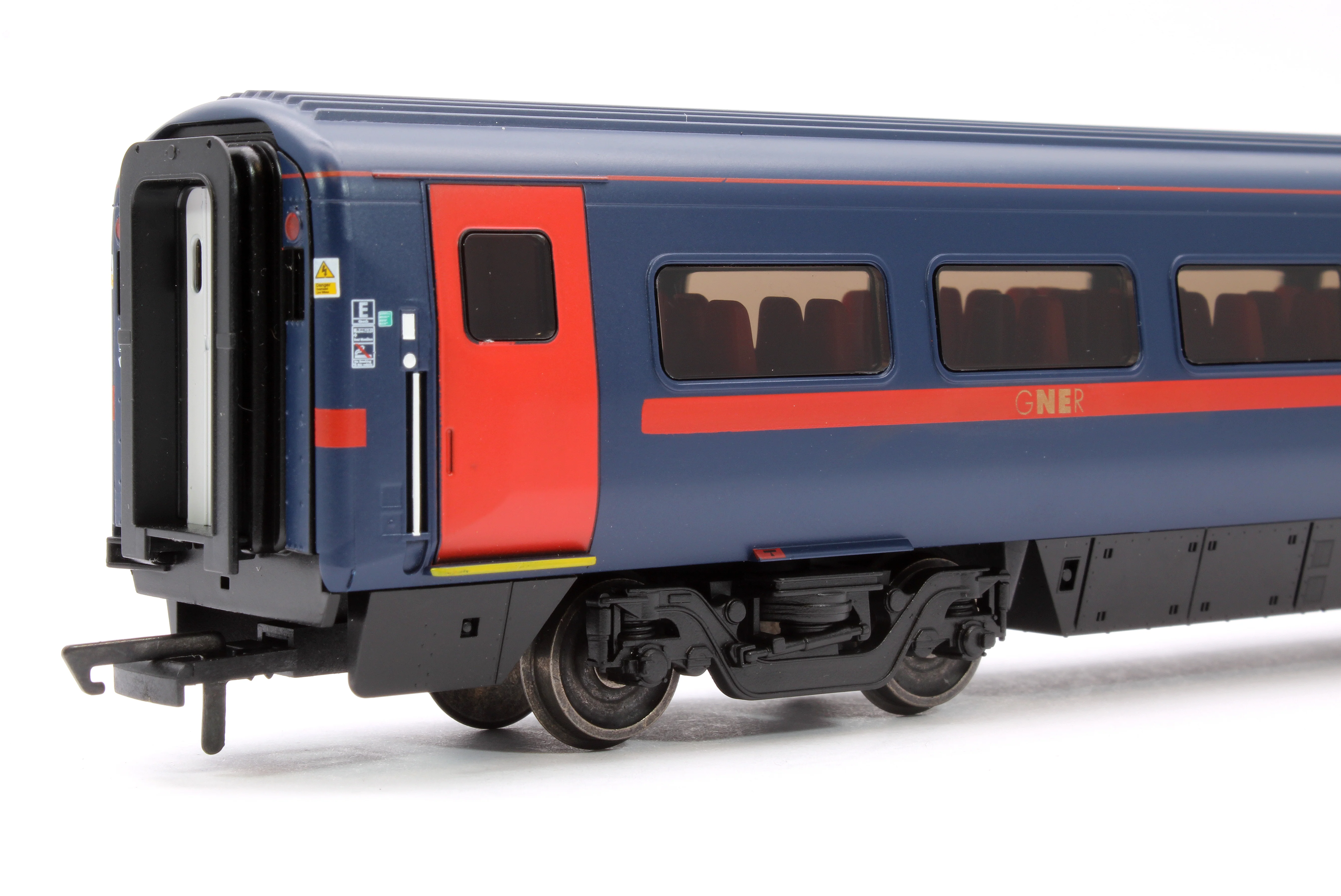 R40166 GNER Mk4 Standard Coach E 12432 - Image 4