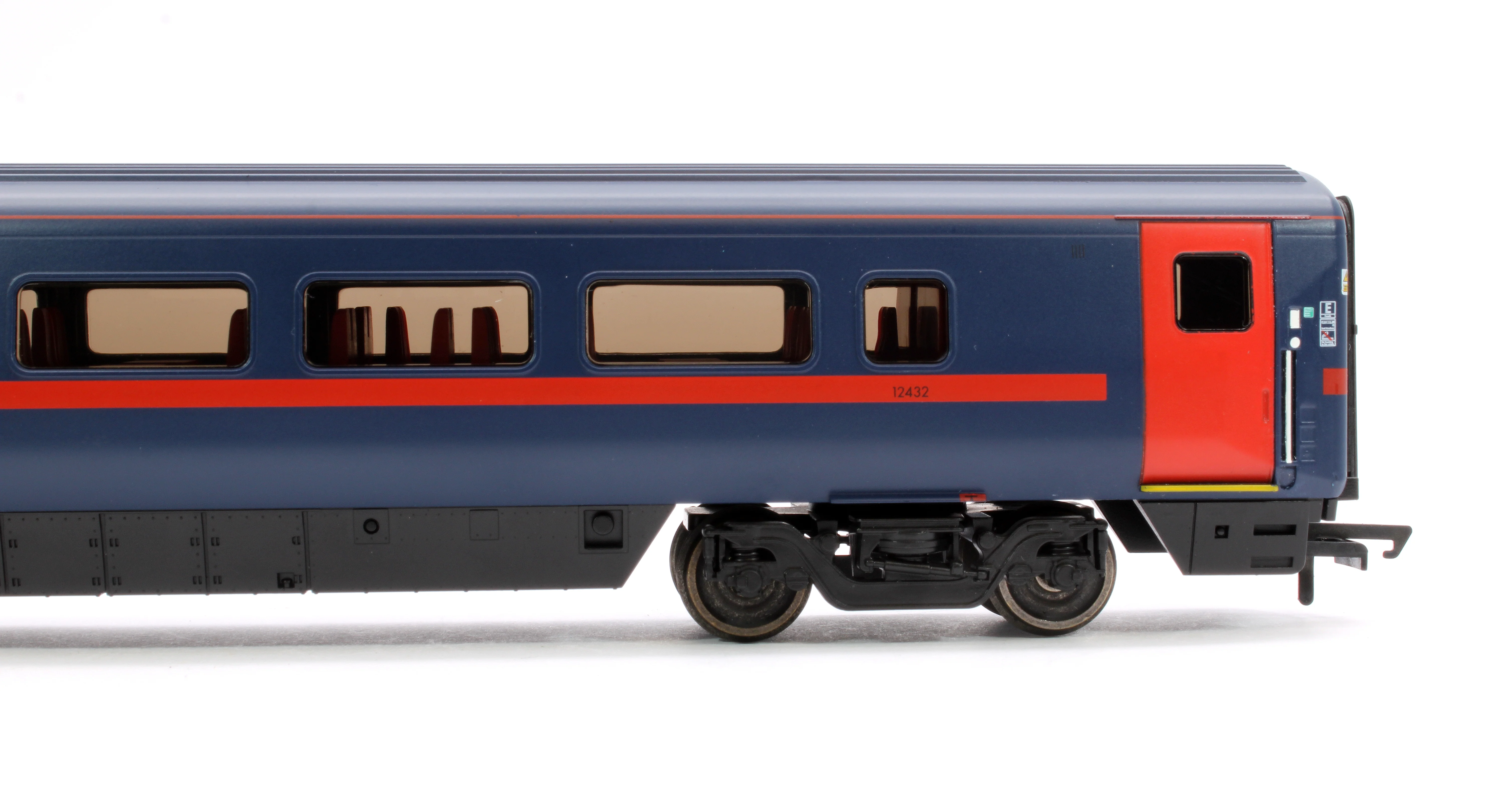 R40166 GNER Mk4 Standard Coach E 12432 - Image 5