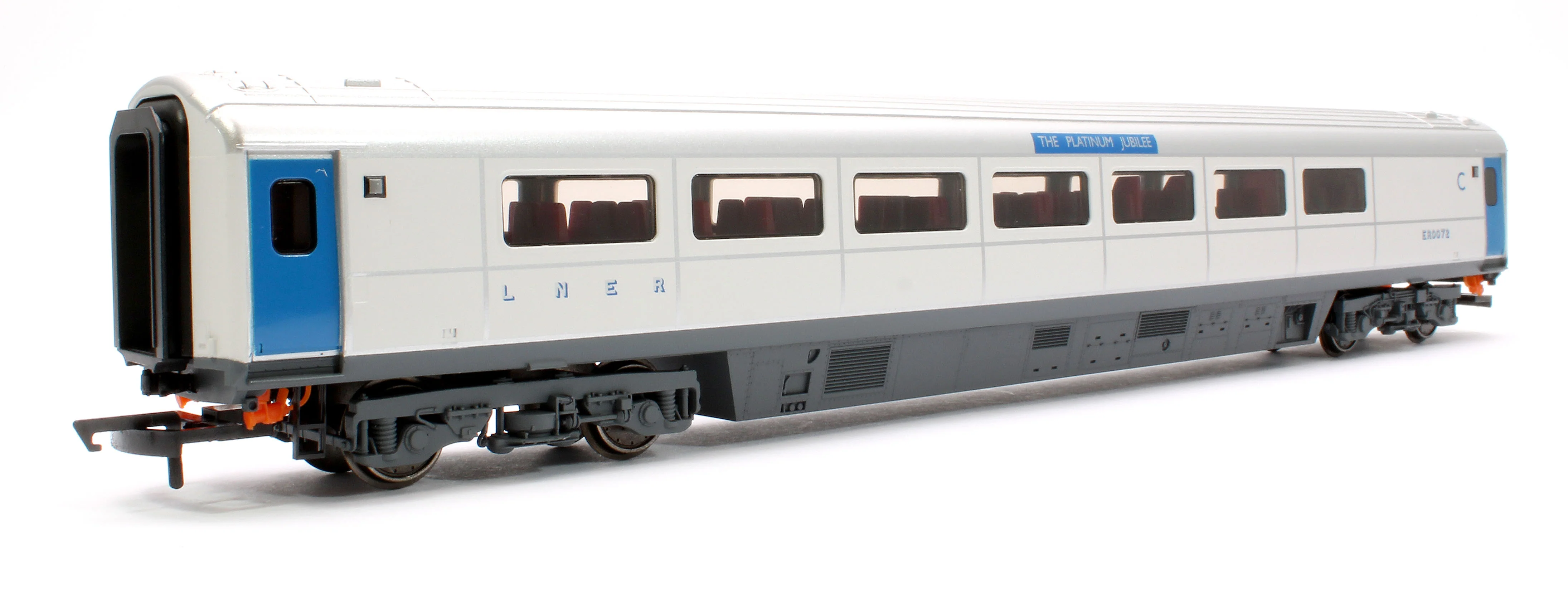 R40355A Mk3 Sliding Door Trailer First Disabled Platinum Jubilee of HM Queen Elizabeth II ER0072