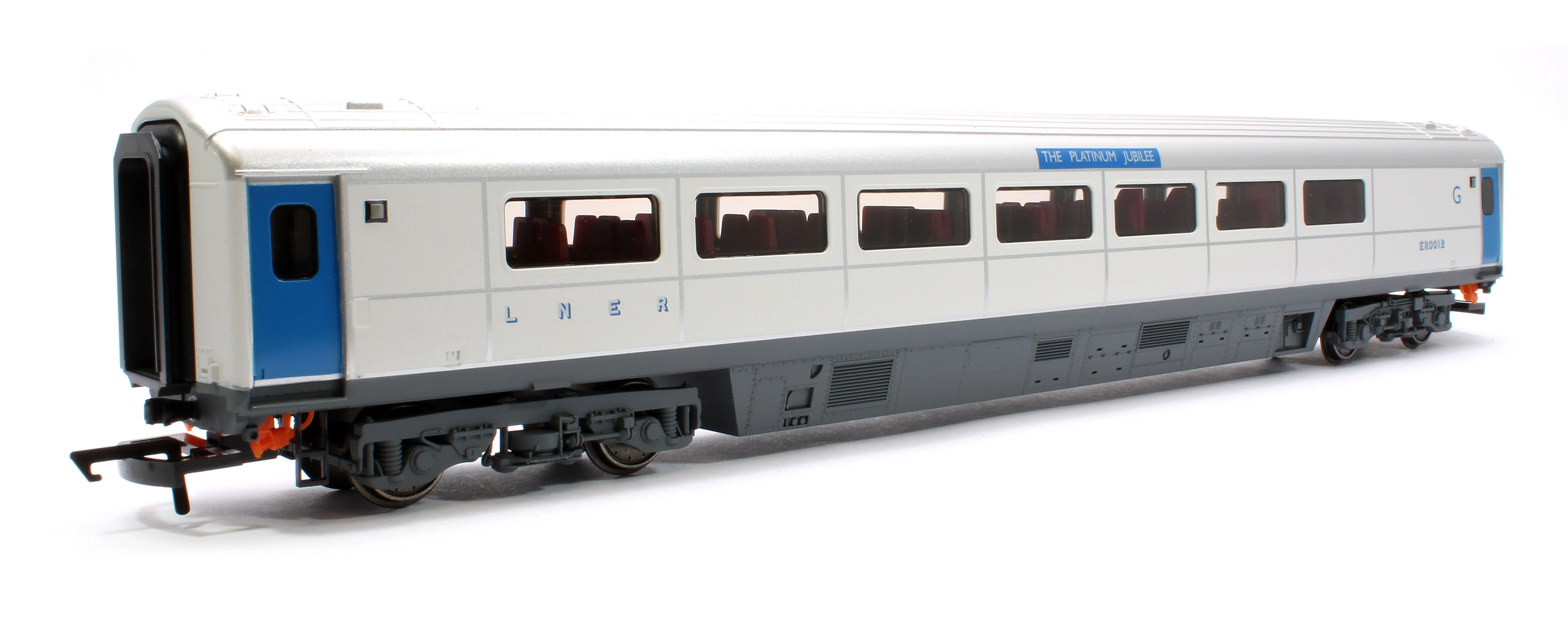 R40355E Mk3 Sliding Door Trailer First Disabled Platinum Jubilee of HM Queen Elizabeth II ER0012