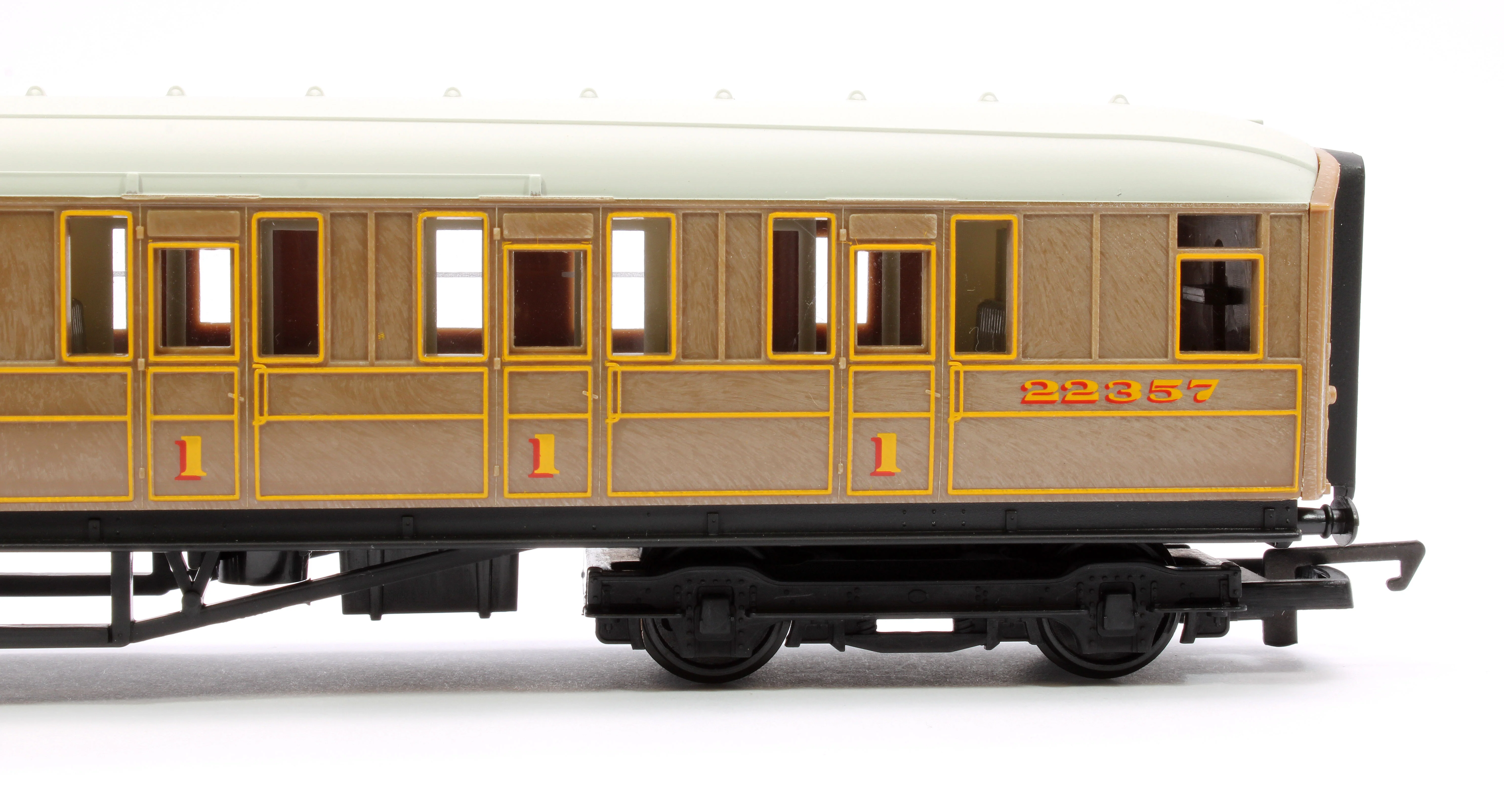R4332 RailRoad Composite Coach LNER 22357 - Image 4