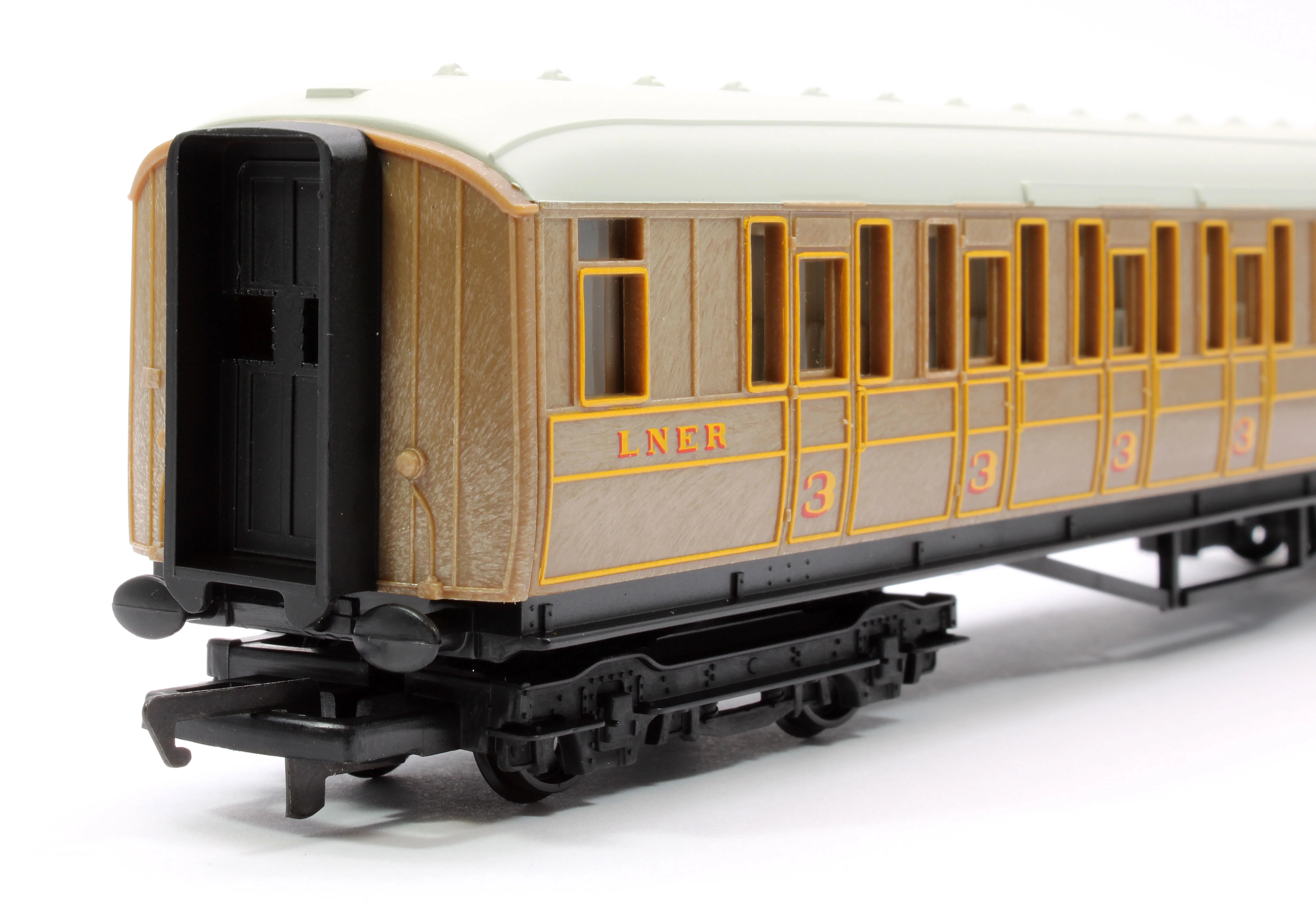R4332 RailRoad Composite Coach LNER 22357 - Image 5