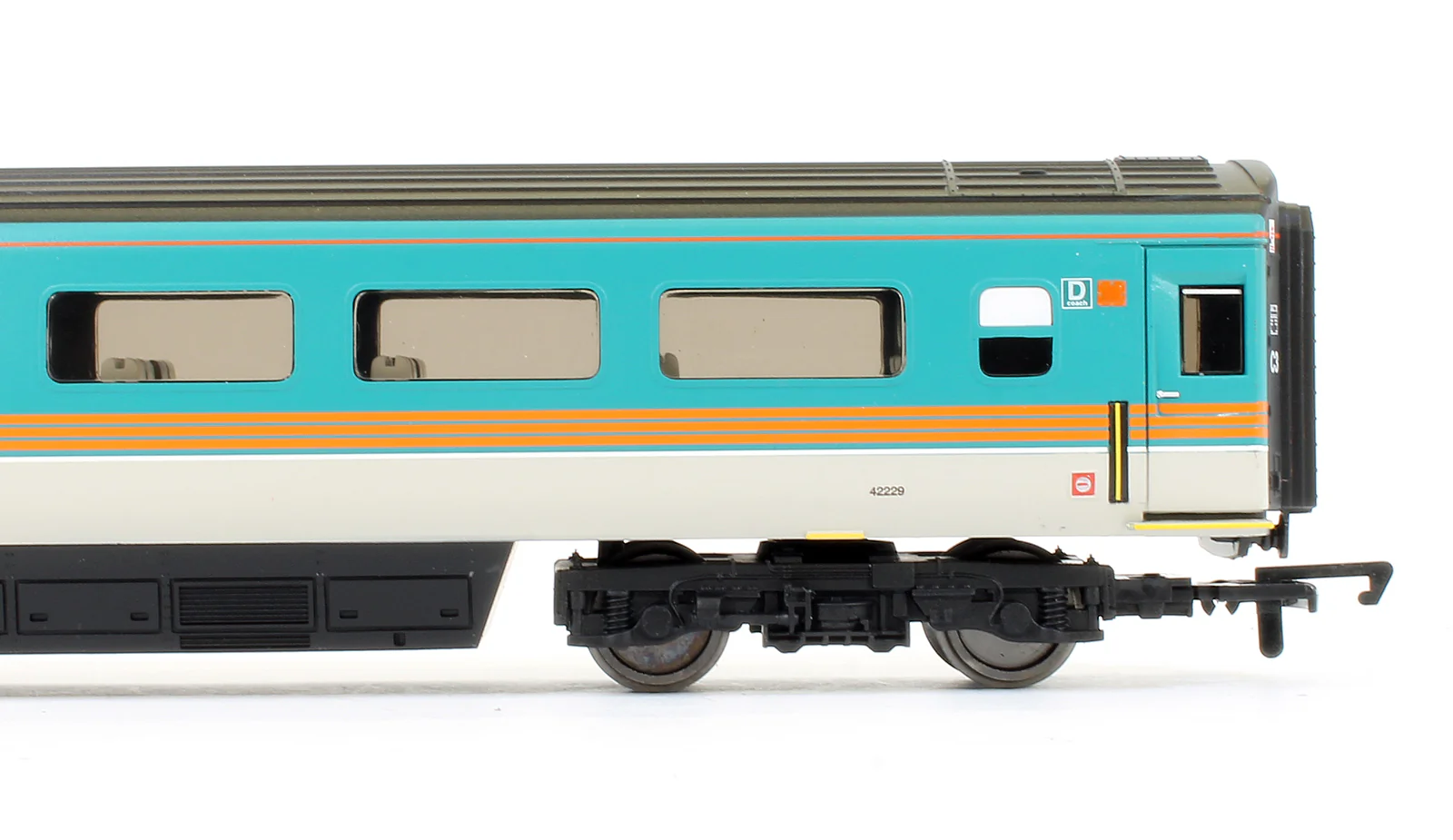 R4639A Midland Mainline MK3 Standard Open Coach '42229' - Image 3