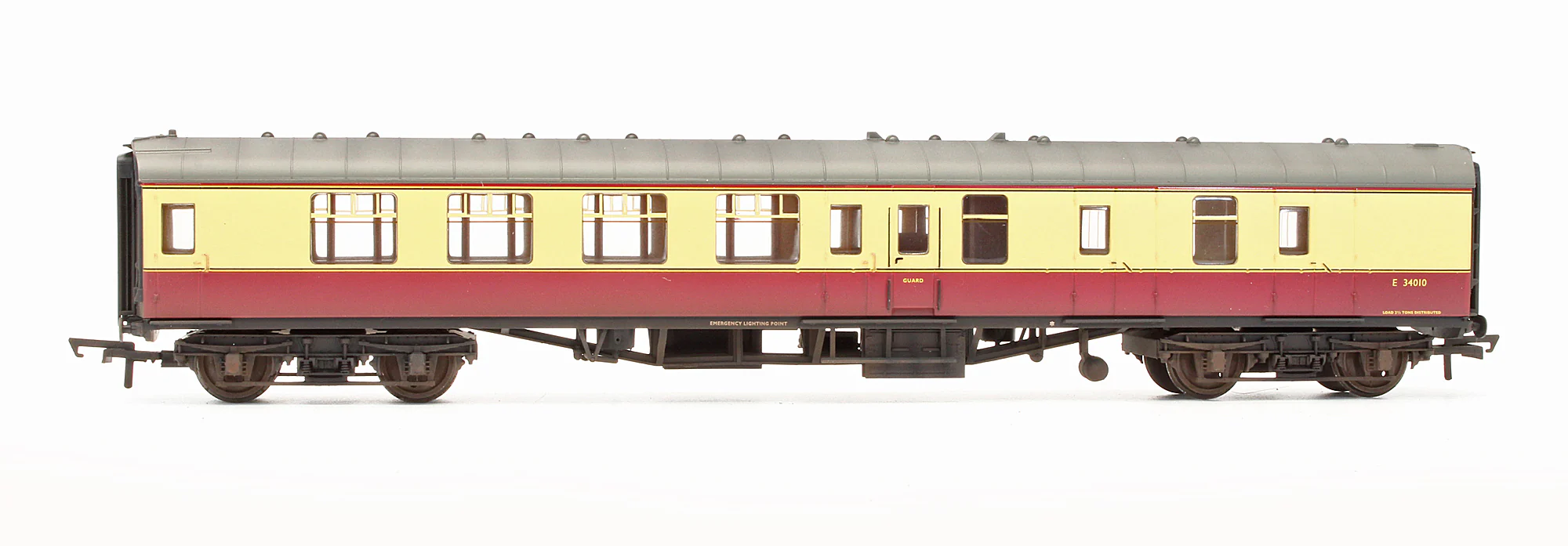 Pre-Owned R4707 BR Crimson & Cream MK1 Corridor Brake 2nd Class Coach 'E34010' - Custom Weathered - Image 3
