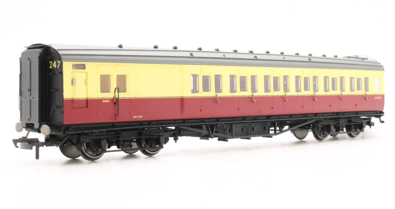 R4796A BR Maunsell Brake Third Class 'S3794S', Crimson & Cream - Image 2