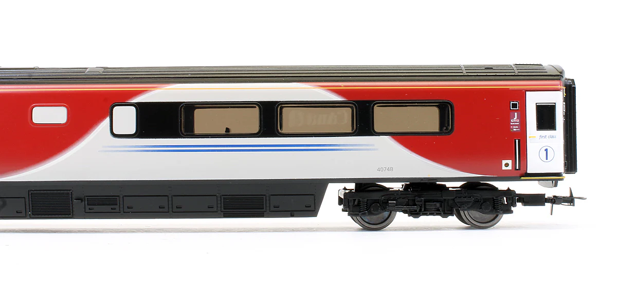 R4932 Pre-Owned LNER MK3 Buffet Car '40748' - Image 3