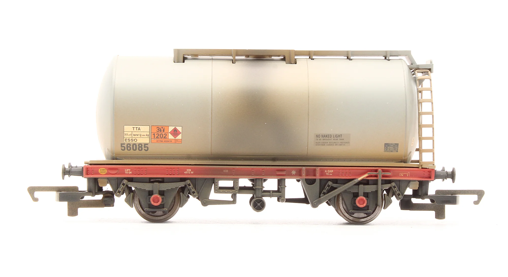 Pre-Owned R6396 TTA Tank Wagon Esso '56085' - Weathered - Image 3