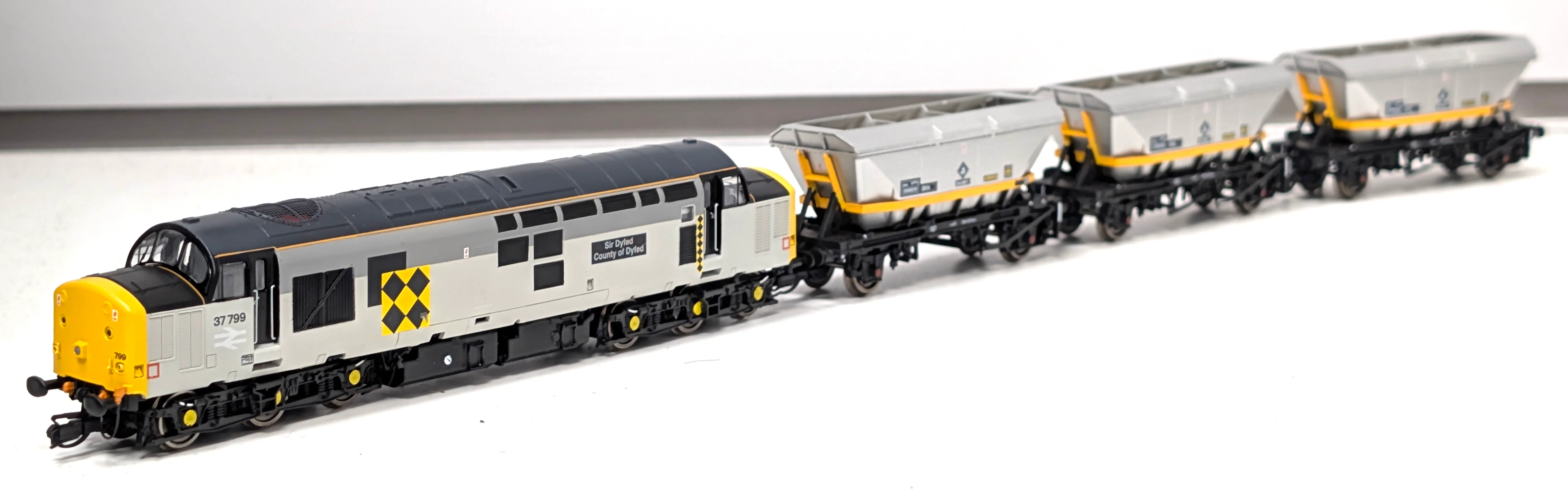 TT1008TXSM Coalfield Freight Train Set - DCC Sound - Image 4