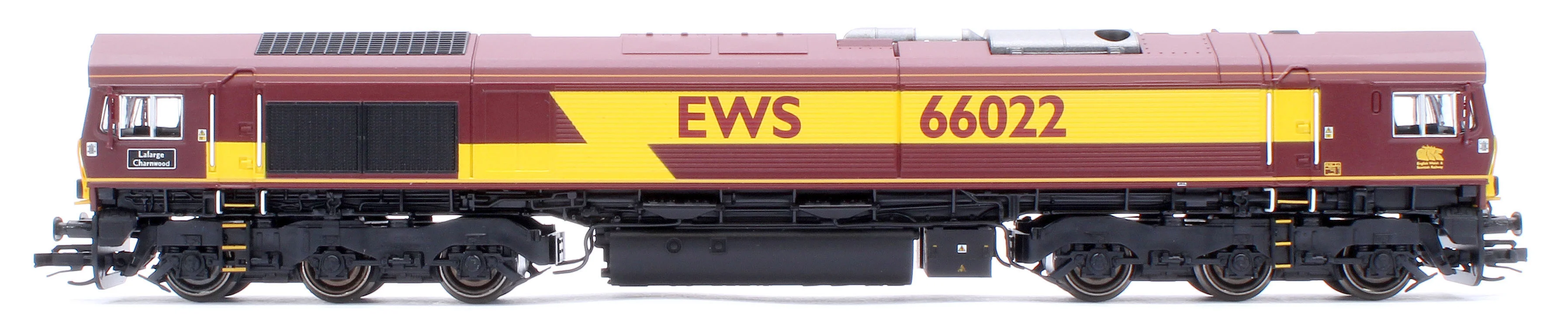TT3030M EWS Class 66 Lafarge Charnwood 66022 Diesel Locomotive - Image 2