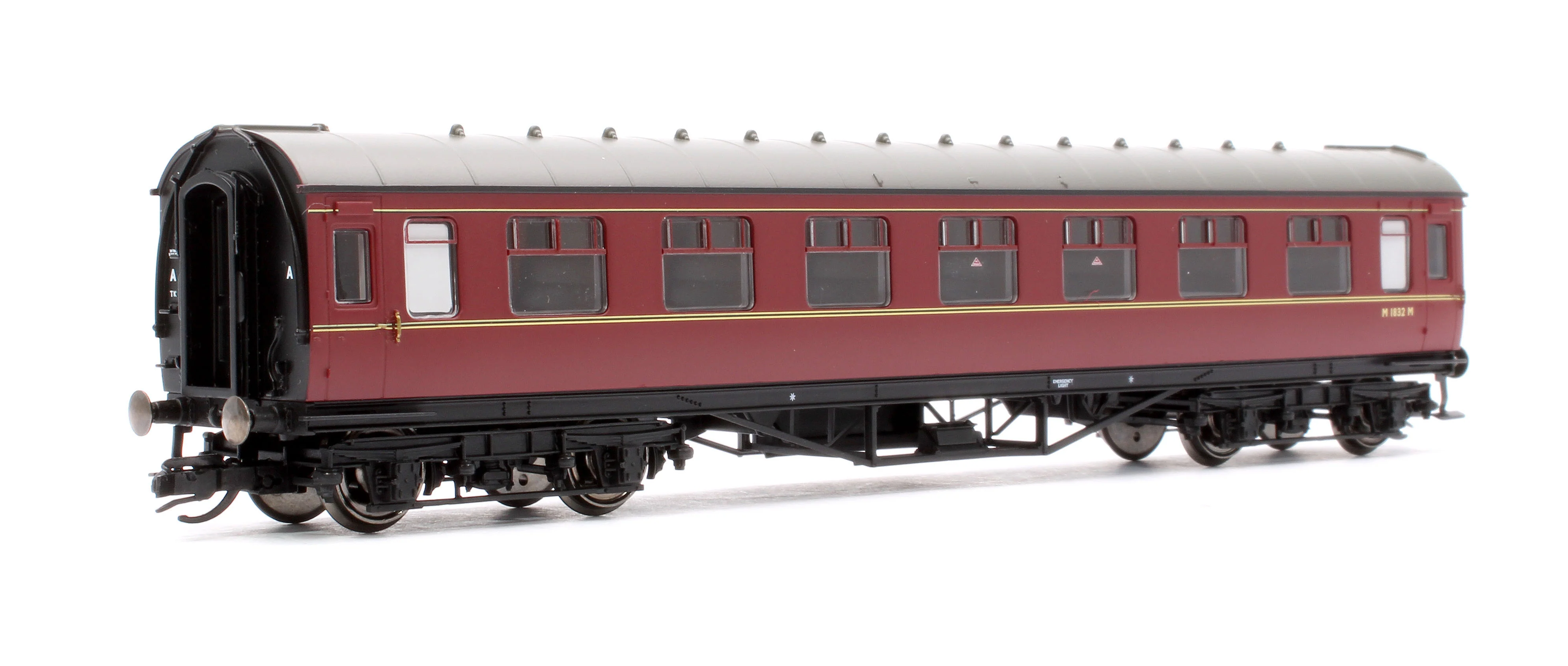 TT4033 LMS Period III 57' Corridor Third Coach BR Maroon M1832M - Image 3