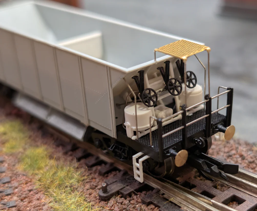 TT6064 YGH 'Sealion' Ballast Hopper Civil Engineers 982838 - Image 4