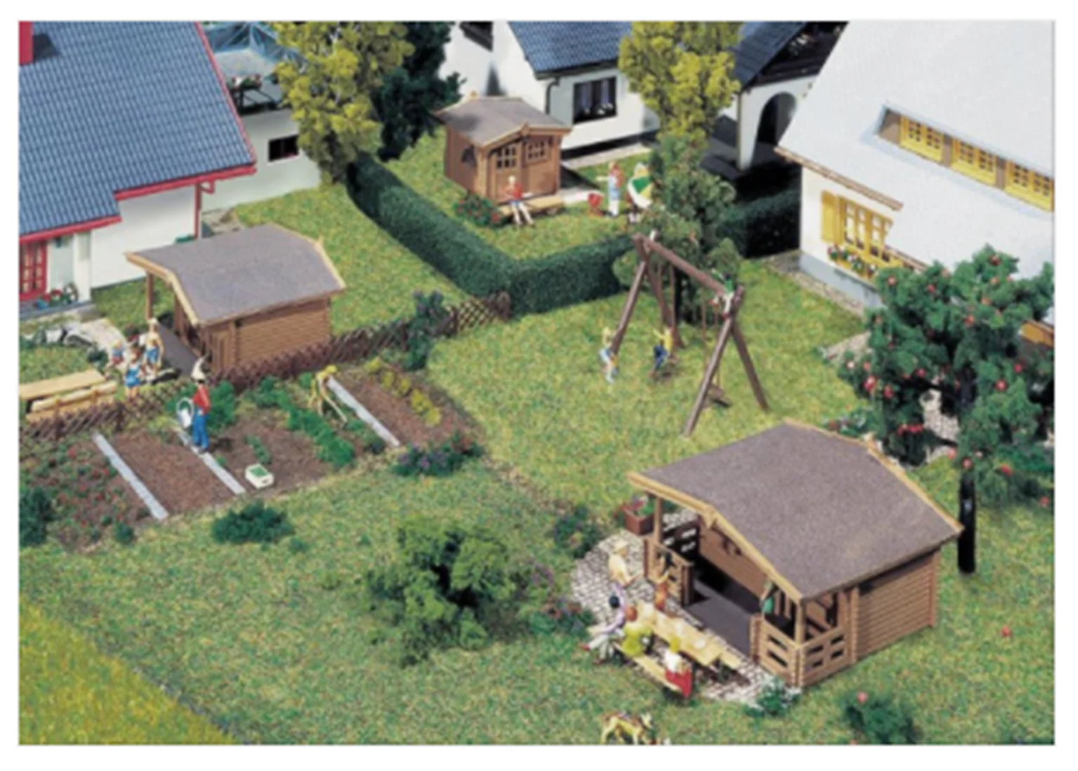 GMKD1014 Summerhouses (3) Building Kit - Image 2