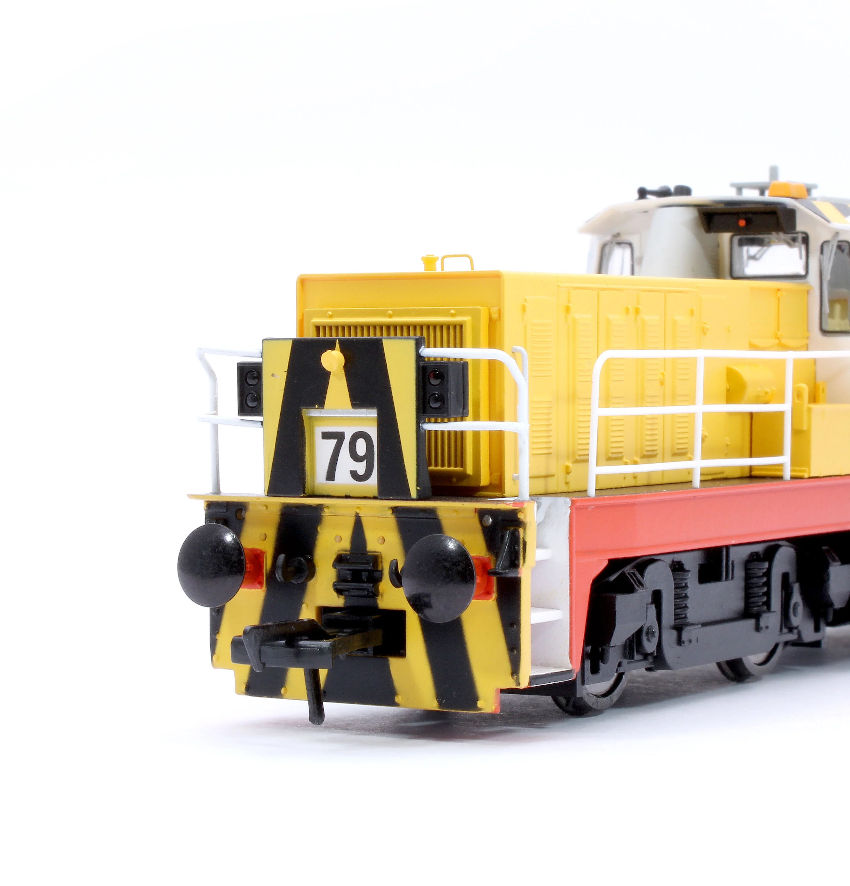 KRM-HUN-OO-S-79 Hunslet Bo-Bo in British Steel Yellow/White "Big Keith" No.79 Diesel Locomotive - DCC Sound - Image 9