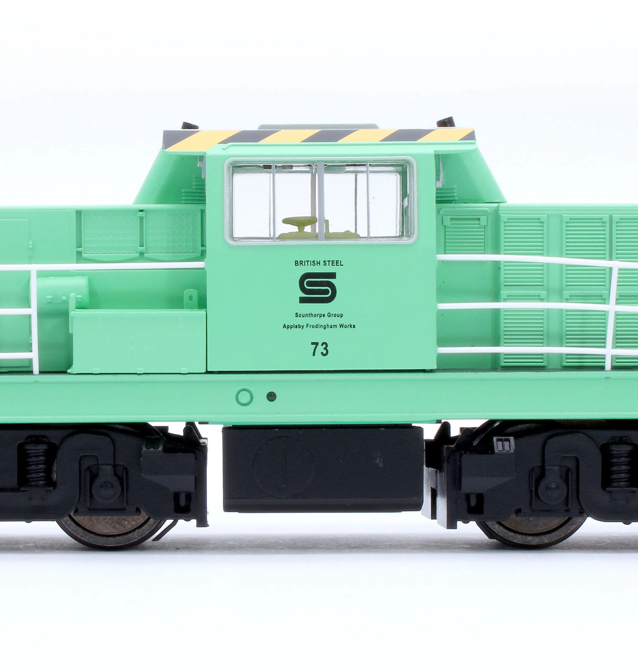 KRM-HUN-OO-S-73 Hunslet Bo-Bo in Delivery Green No.73 Diesel Locomotive - DCC Sound - Image 6