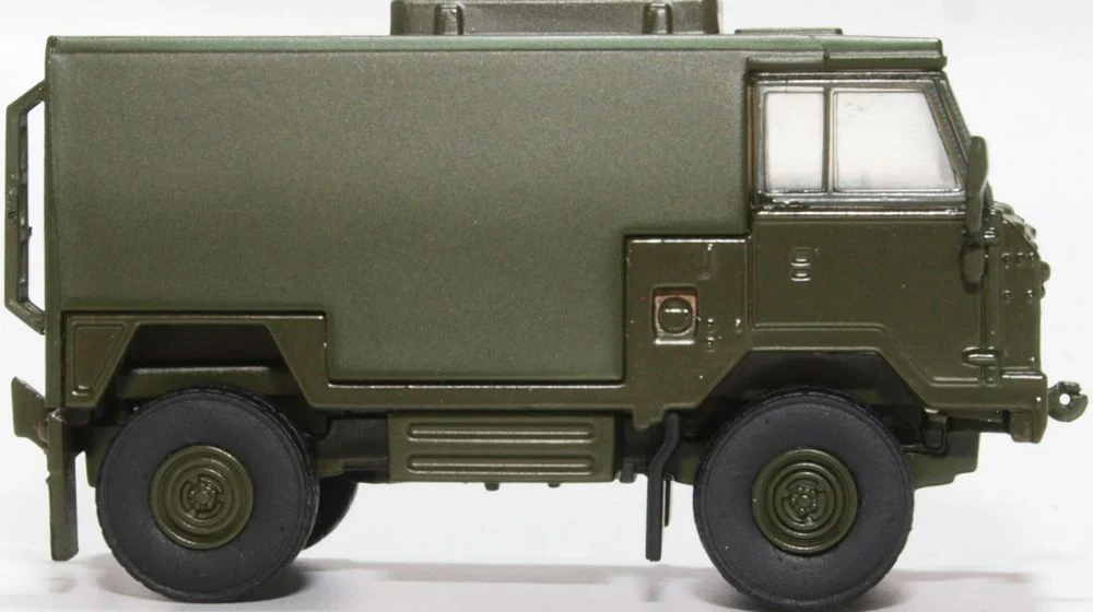 76LRFCS002 Land Rover FC Signals Nato Green - Image 2