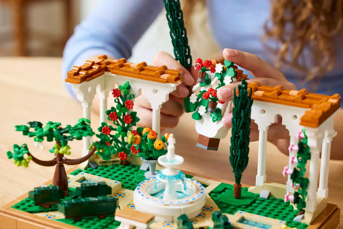 10359 Lego Icons Fountain Garden - 10359 - Image 8
